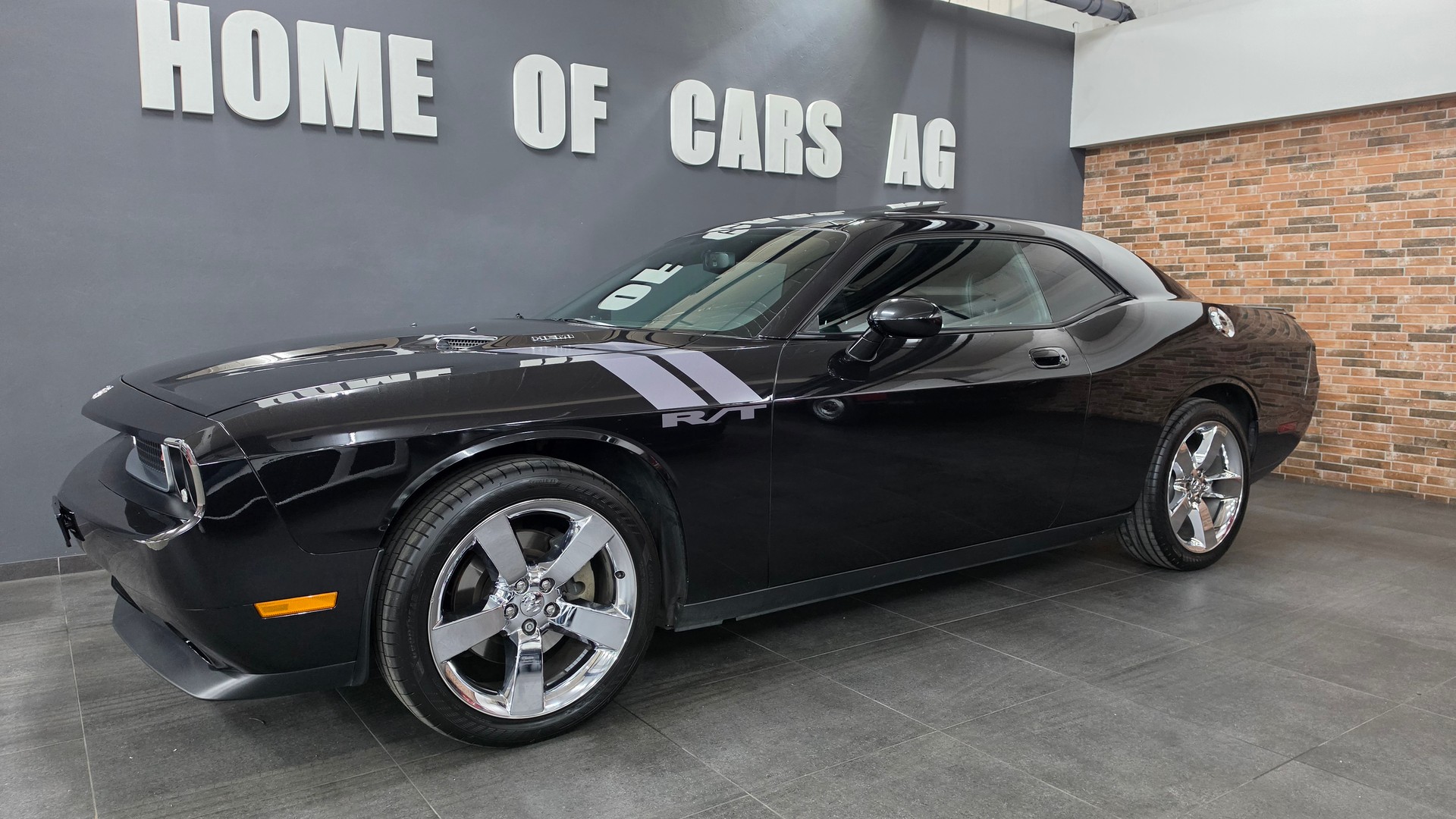 DODGE Challenger 5.7 V8 Hemi R/T-showroom-element-3