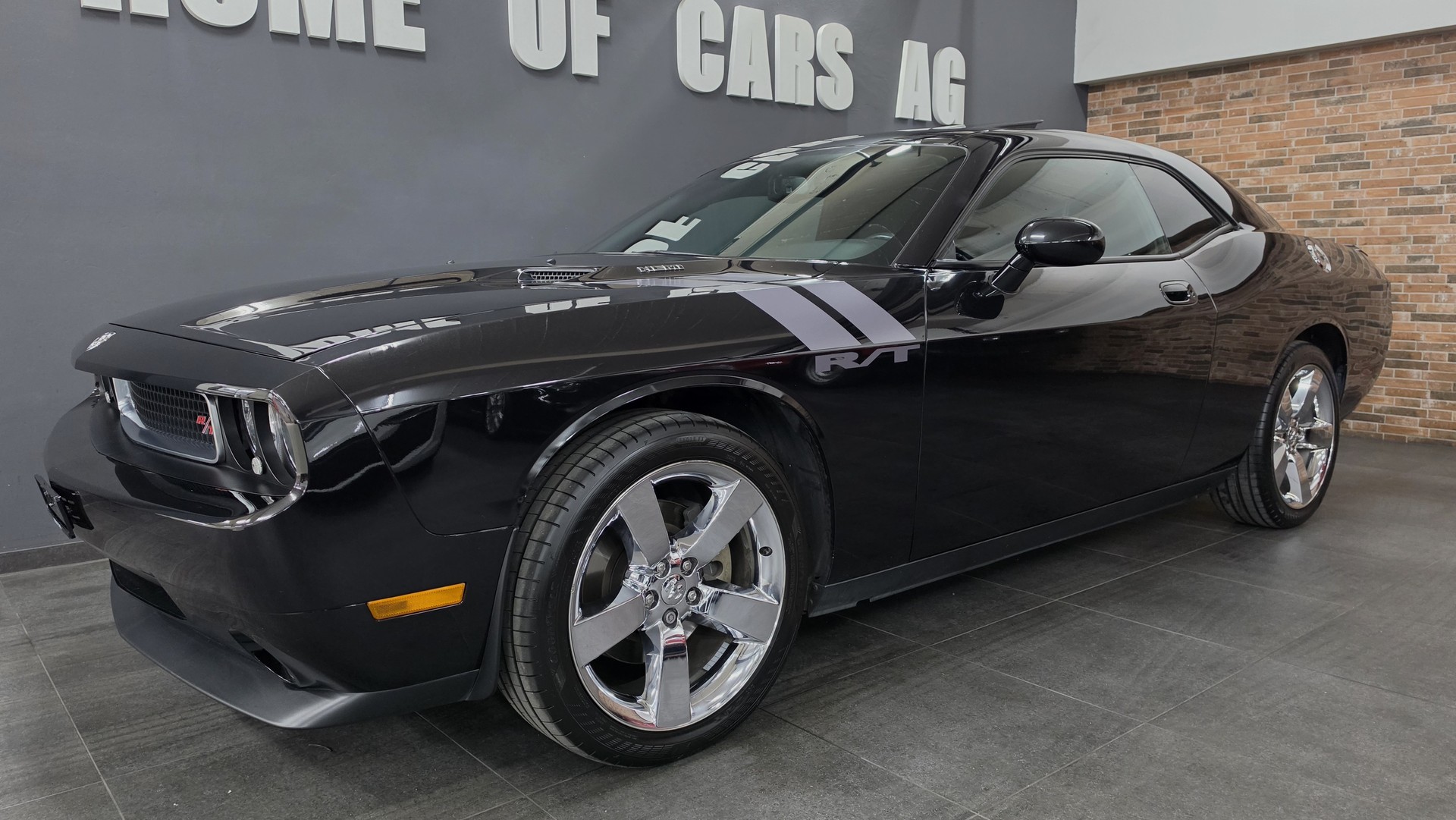 DODGE Challenger 5.7 V8 Hemi R/T-showroom-element-2