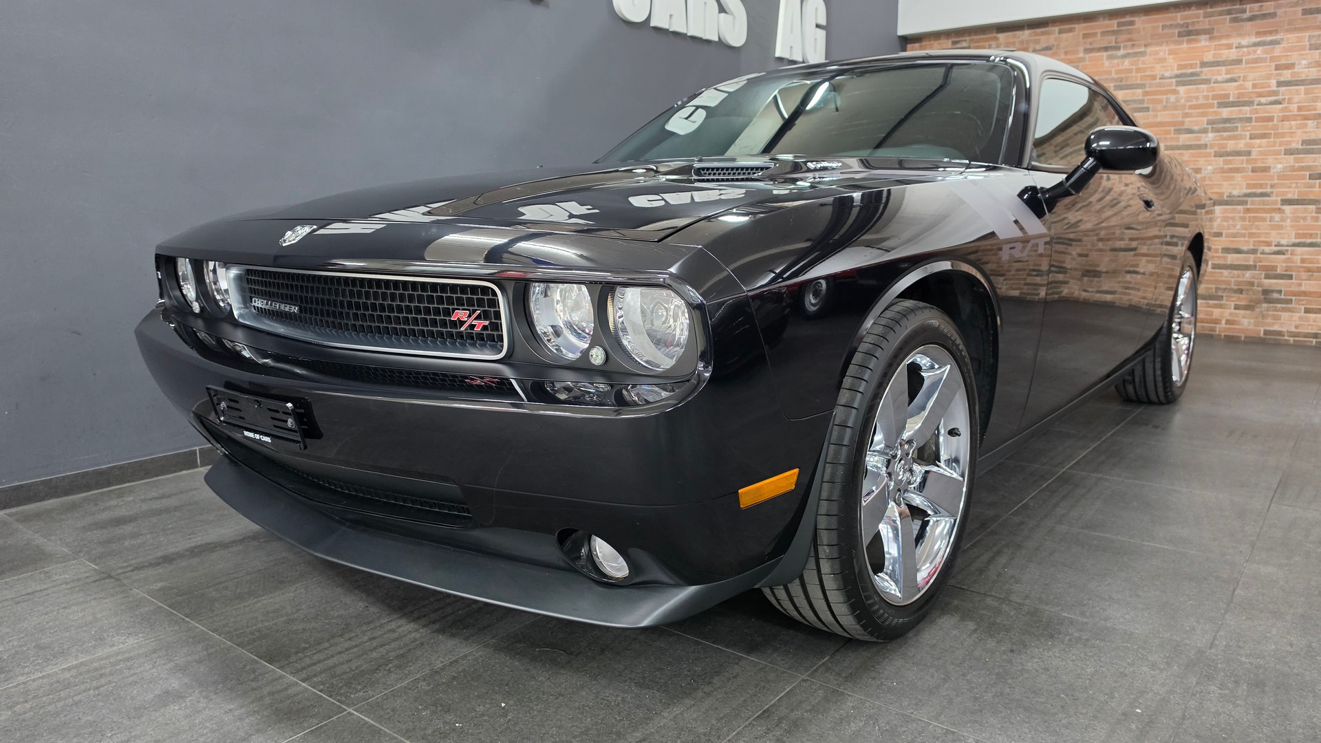 DODGE Challenger 5.7 V8 Hemi R/T-showroom-element-1