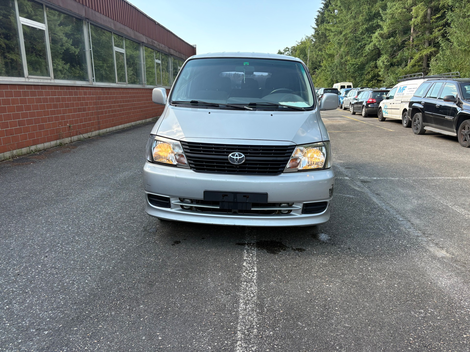 TOYOTA Hiace D-4D Wagon SWB-image-1