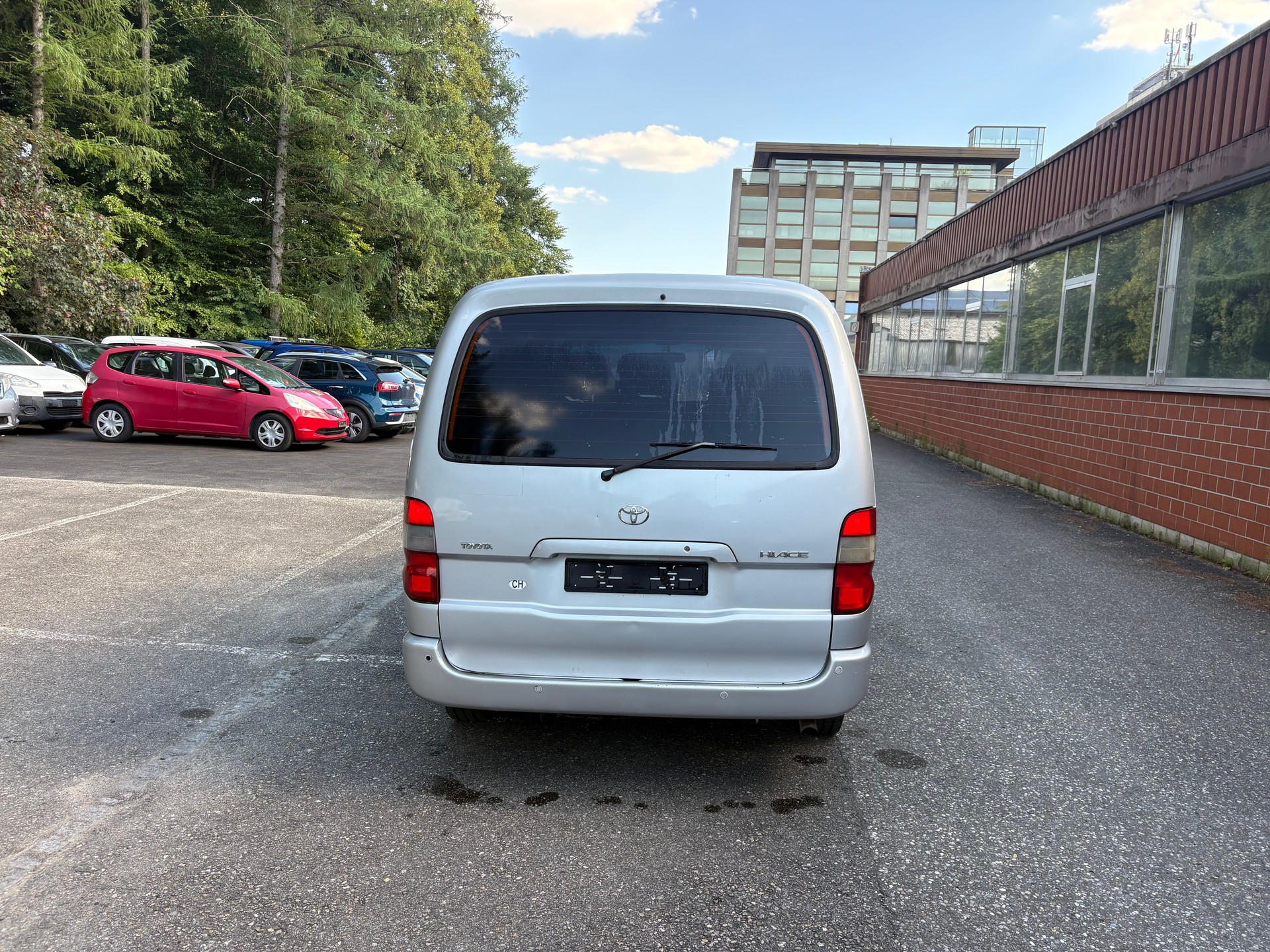 TOYOTA Hiace D-4D Wagon SWB-image-5
