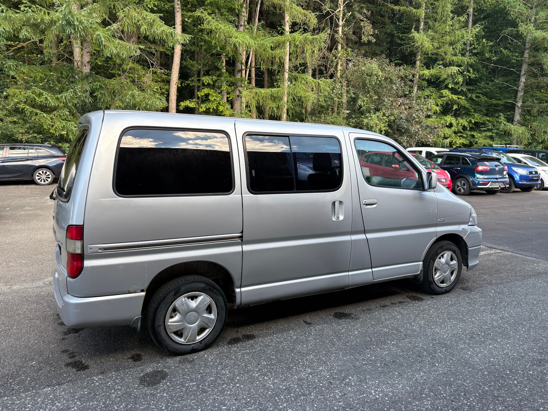 TOYOTA Hiace D-4D Wagon SWB-image-9