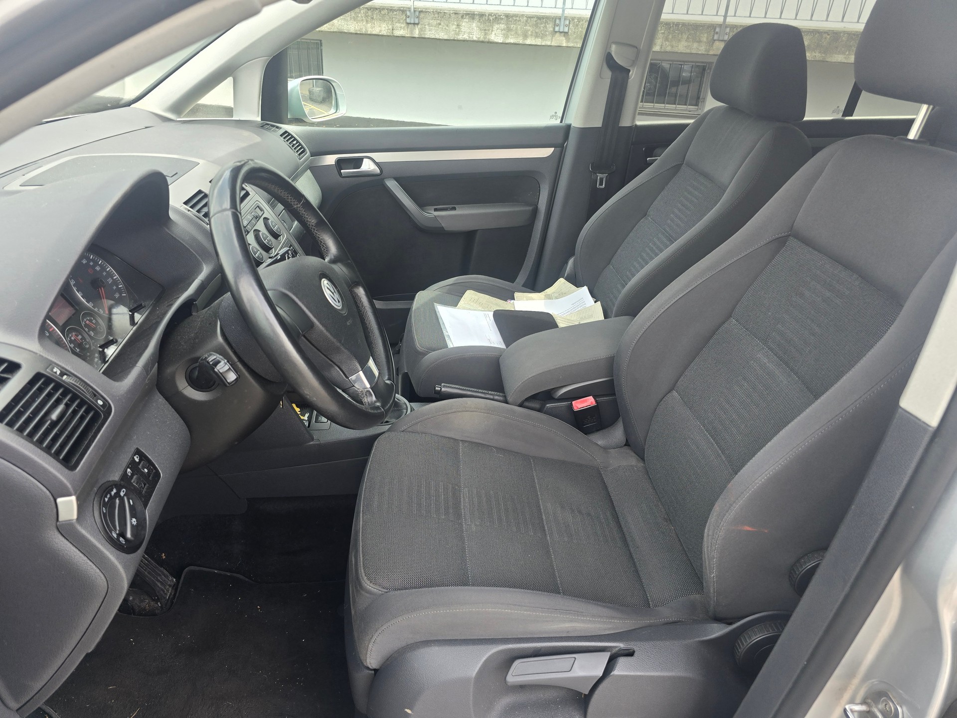 VW Touran 2.0 TDI Trendline-image-5