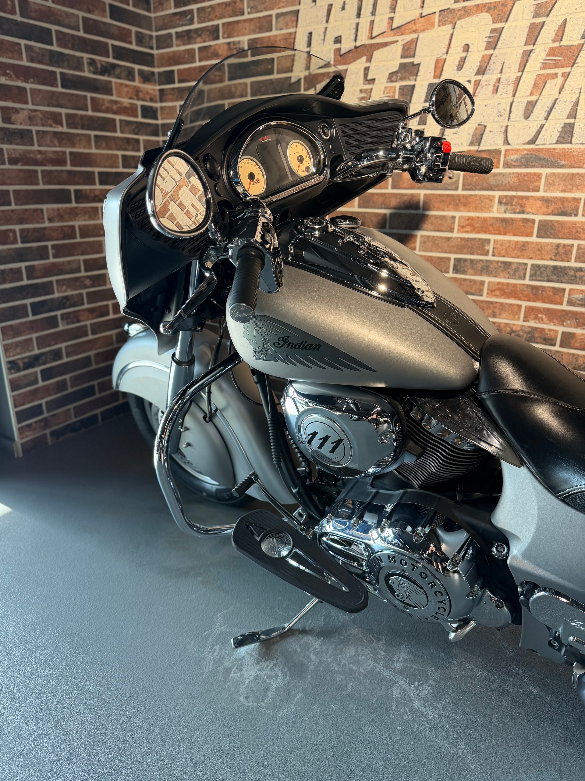 INDIAN Chieftain-image-3