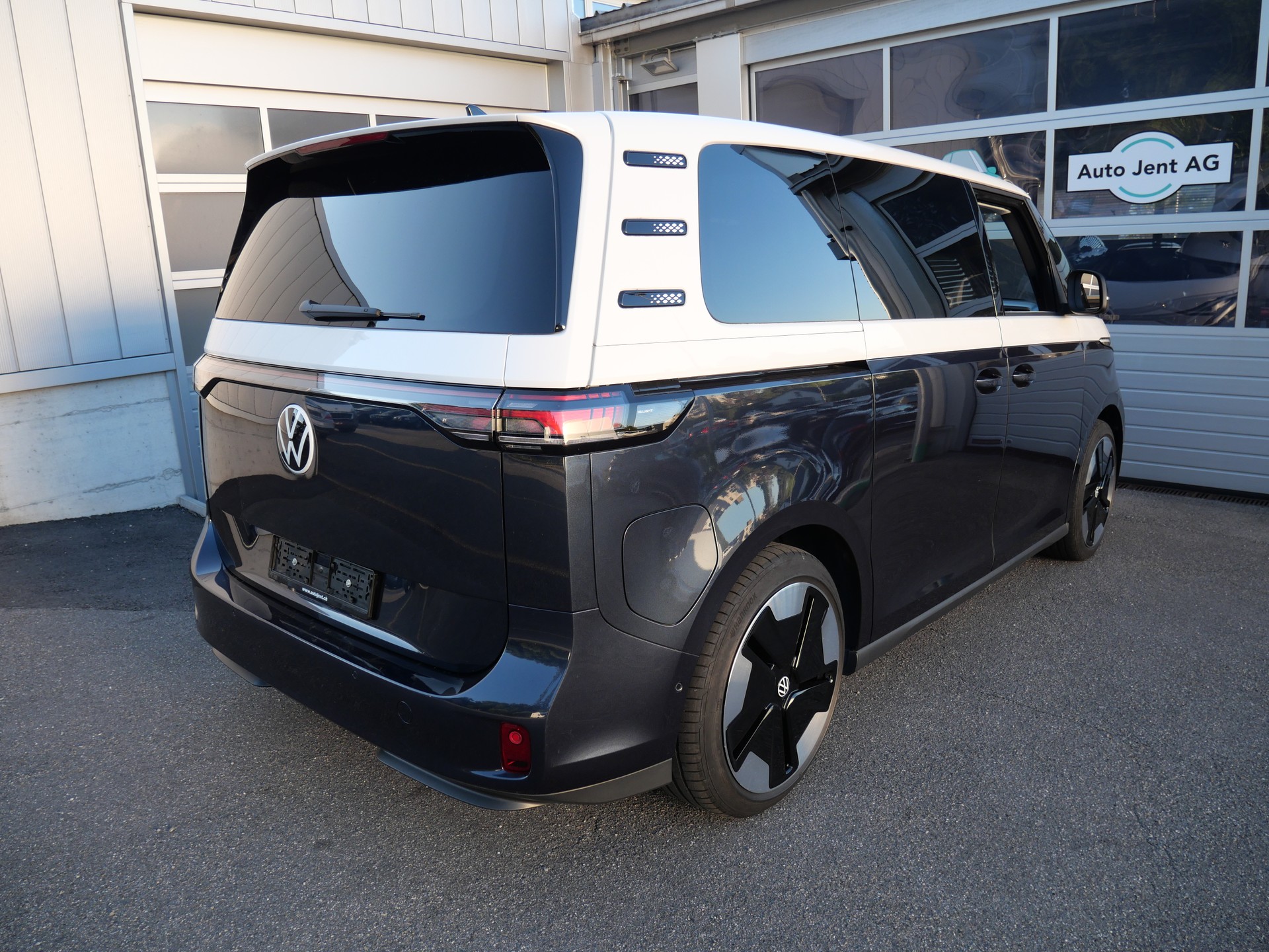 VW ID.Buzz NWB Pro *CH-Auto, Vollausstattung*-image-4