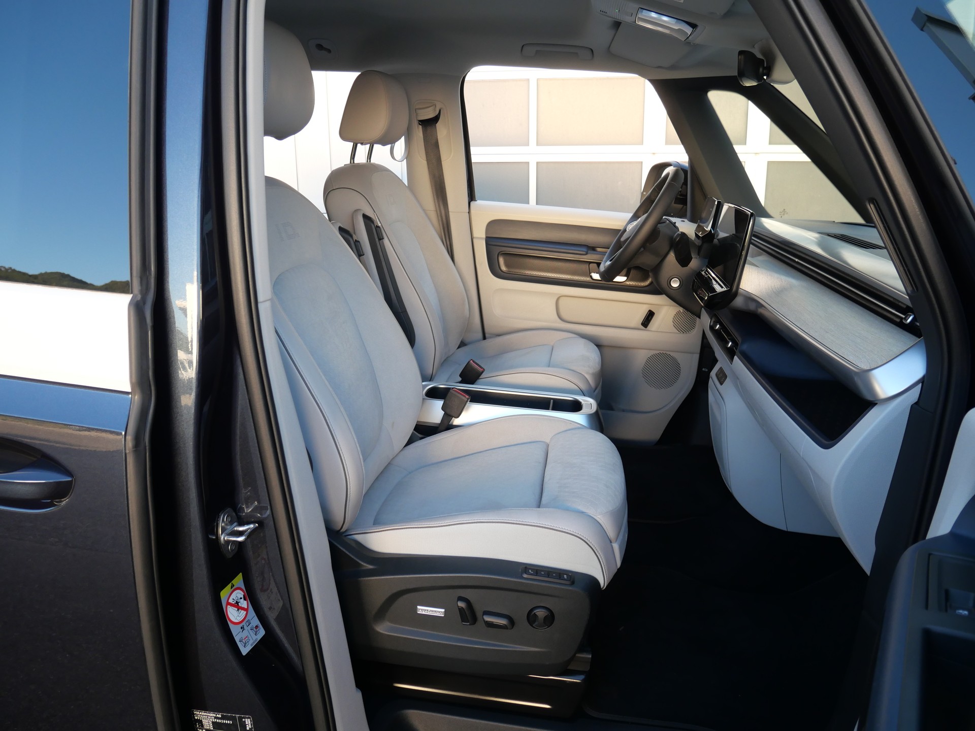 VW ID.Buzz NWB Pro *CH-Auto, Vollausstattung*-image-12