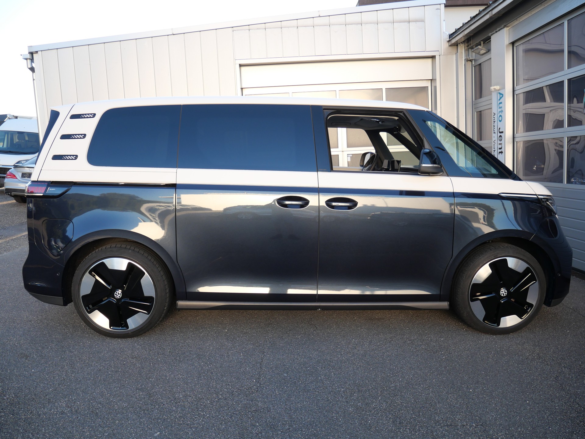 VW ID.Buzz NWB Pro *CH-Auto, Vollausstattung*-image-5