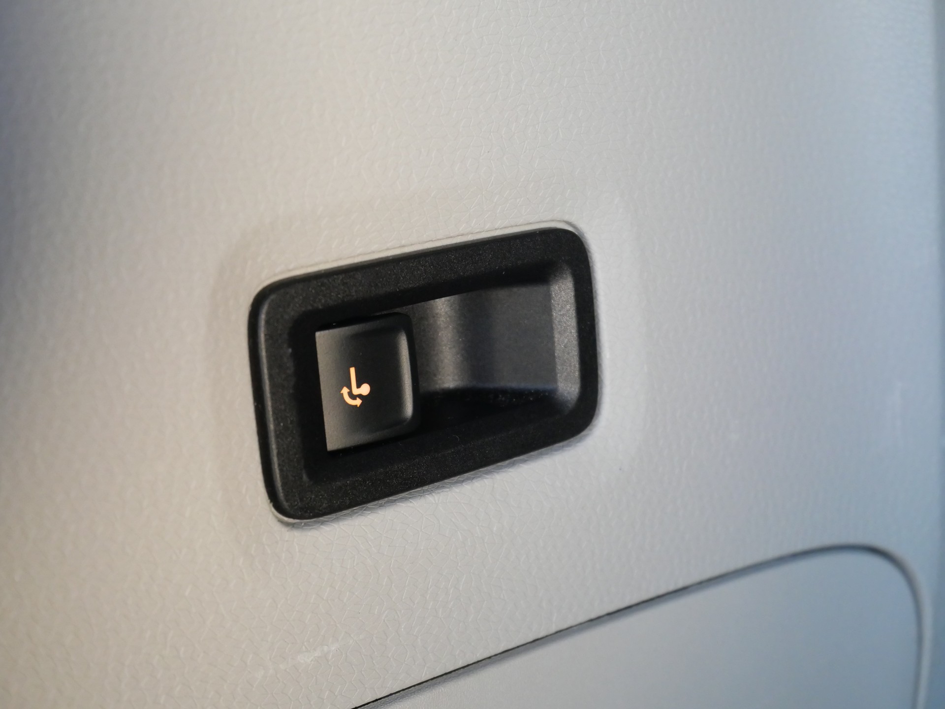 VW ID.Buzz NWB Pro *CH-Auto, Vollausstattung*-image-8