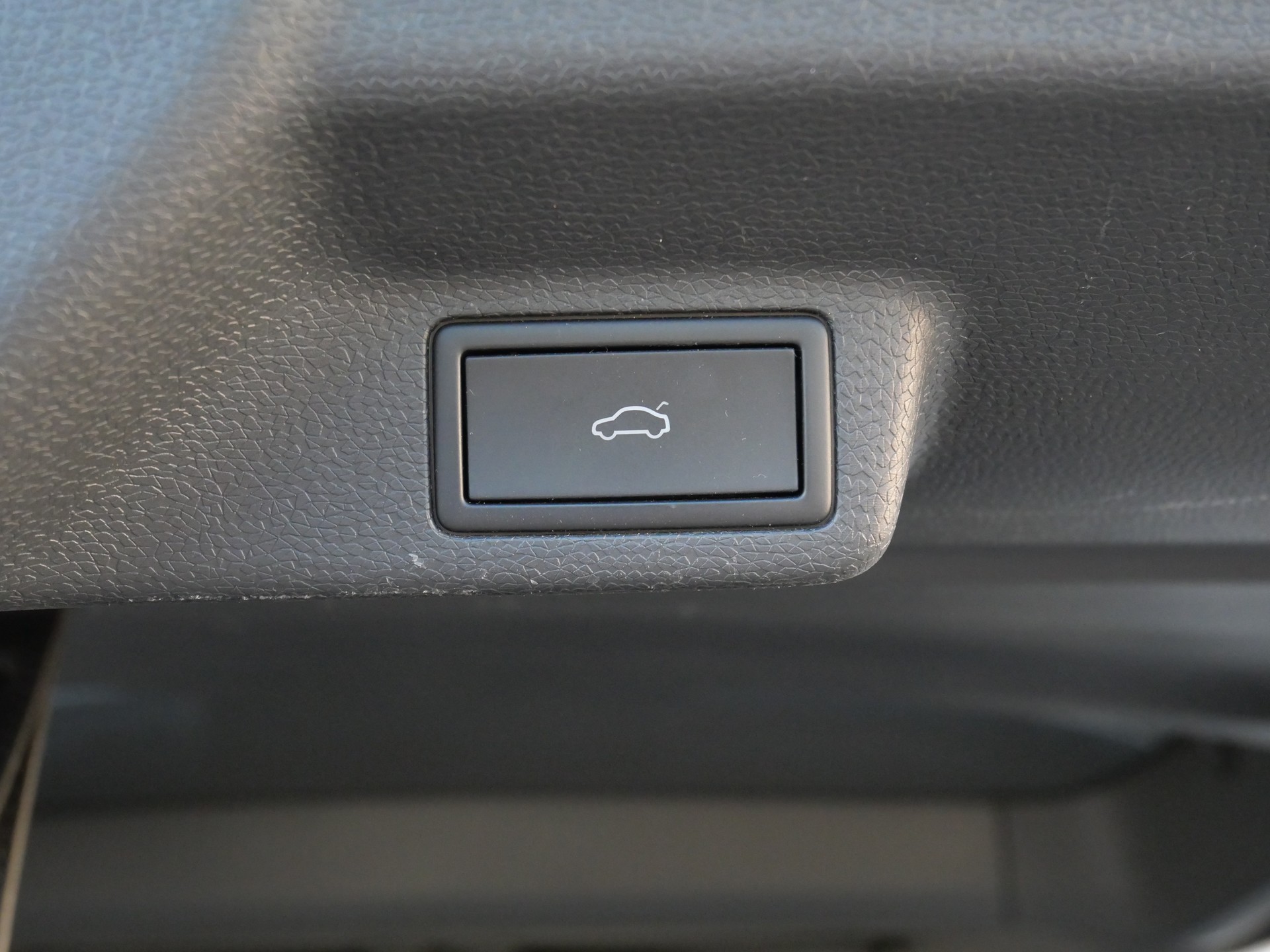 VW ID.Buzz NWB Pro *CH-Auto, Vollausstattung*-image-10