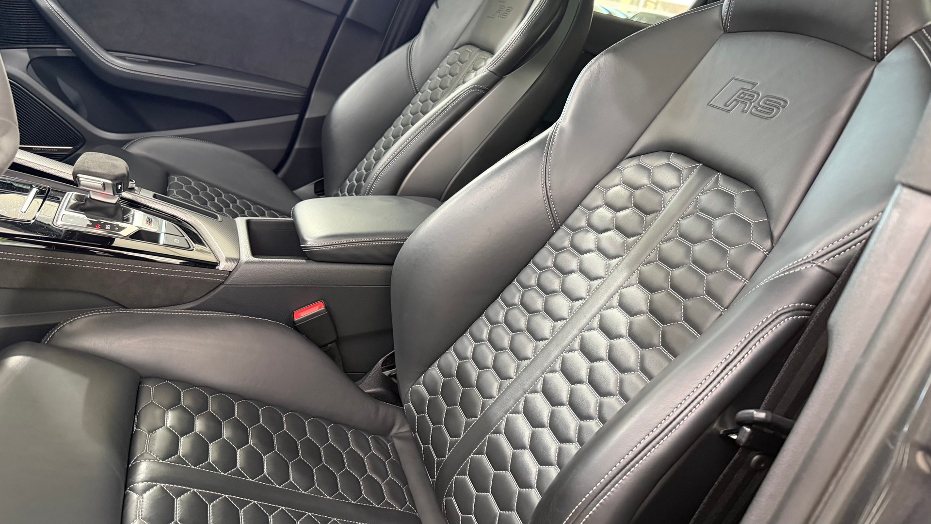 AUDI RS4 Avant 2.9 V6 TFSI quattro-image-5