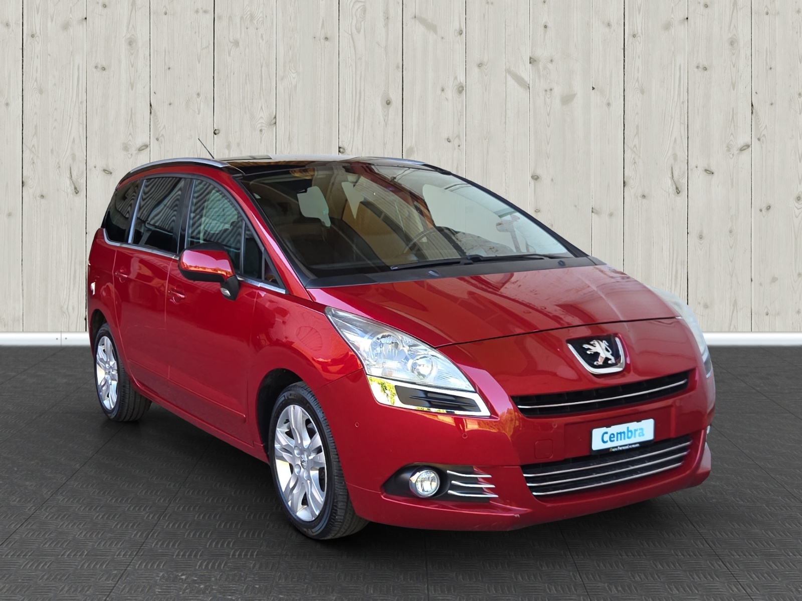 PEUGEOT 5008 1.6 16V T Family Automatic