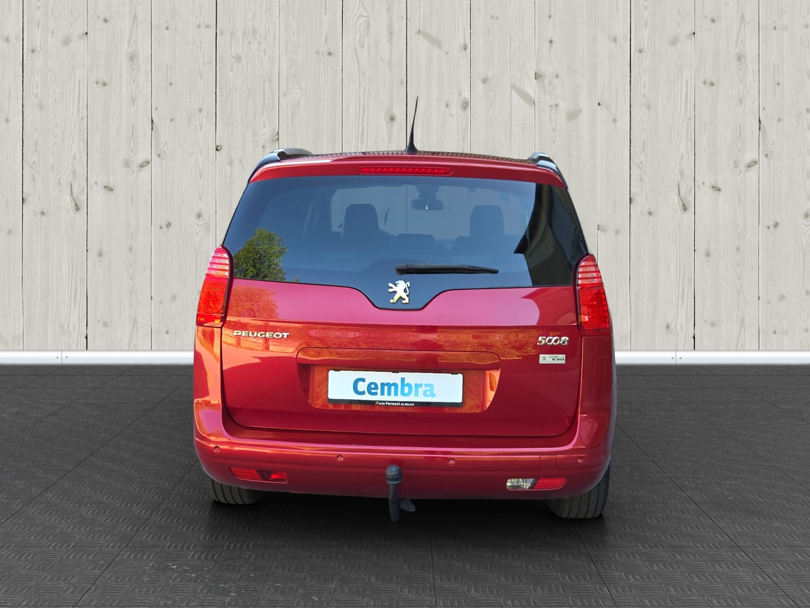 PEUGEOT 5008 1.6 16V T Family Automatic-image-5
