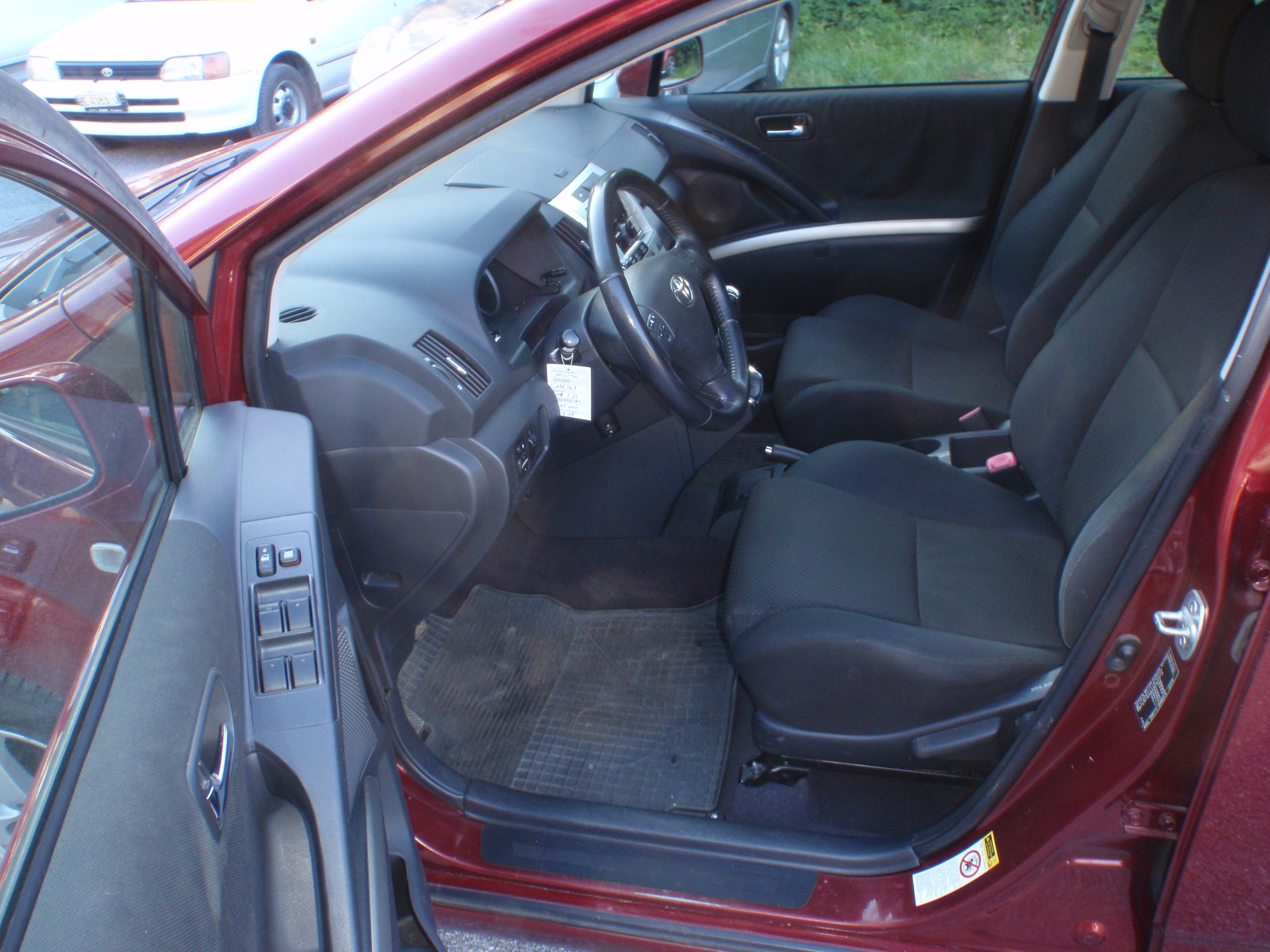 TOYOTA Corolla Verso 1.8 Linea Luna-image-6