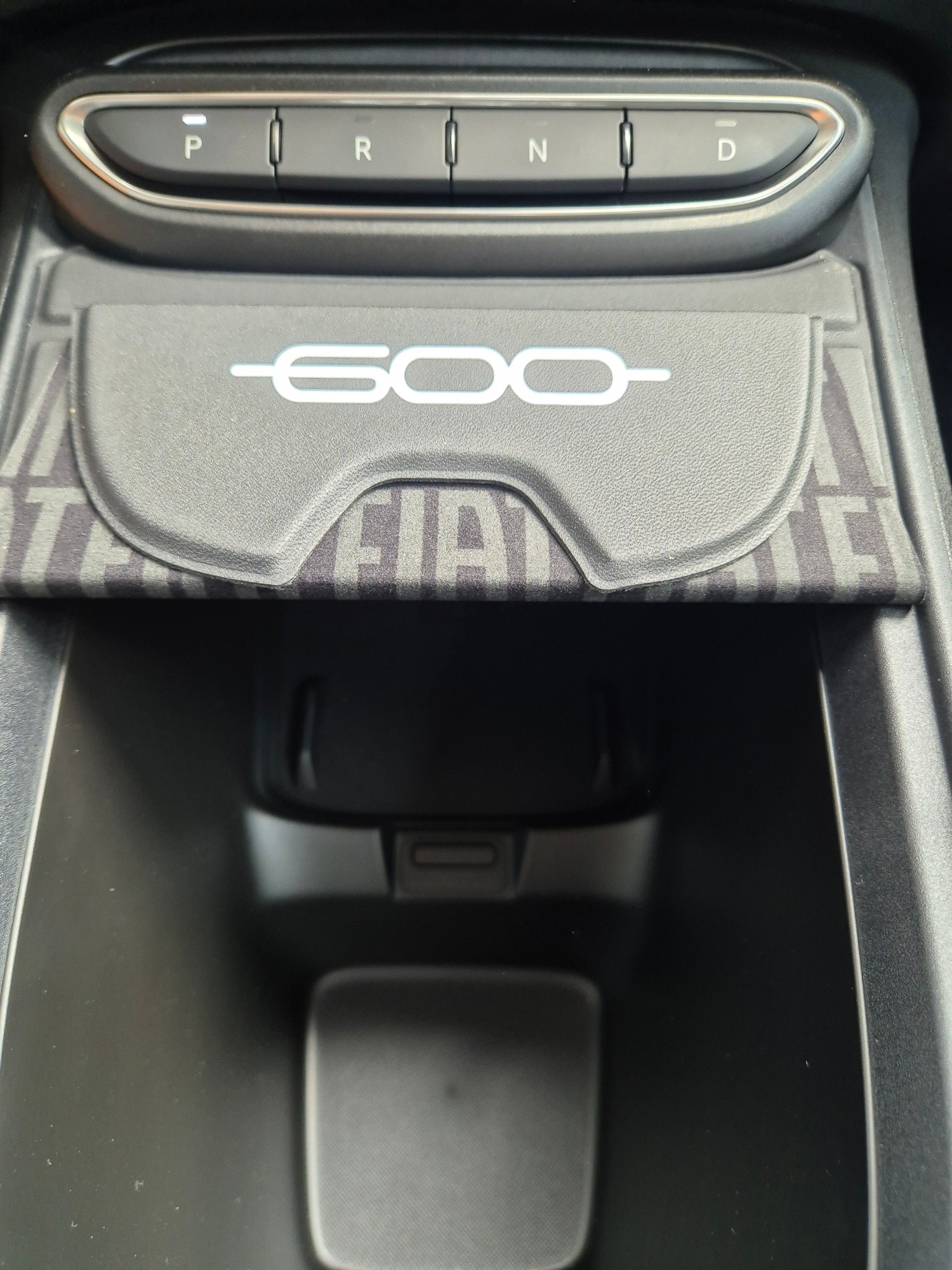 FIAT 600h Mild Hybrid Icon Swiss Edition-image-14
