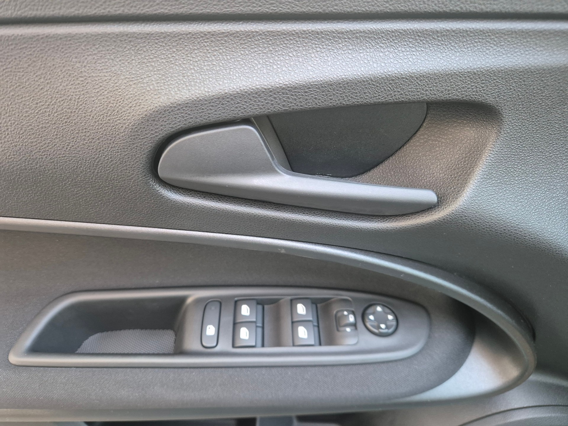 FIAT 600h Mild Hybrid Icon Swiss Edition-image-9