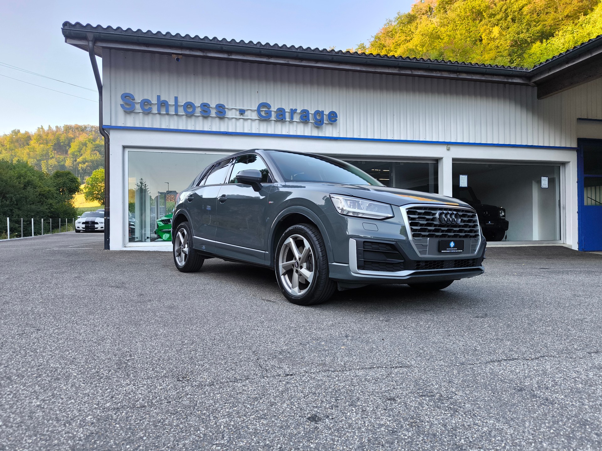 AUDI Q2 2.0 TFSI sport quattro S-tronic-showroom-element-1