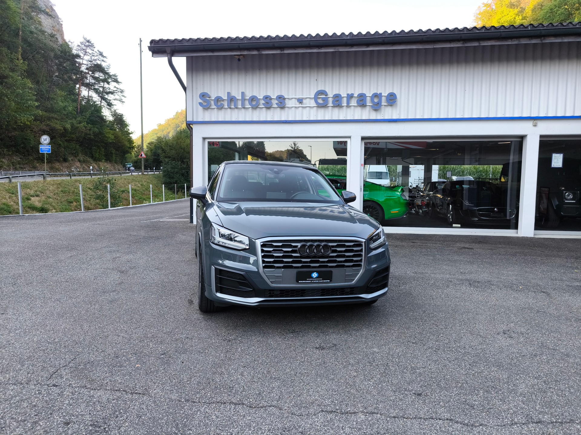 AUDI Q2 2.0 TFSI sport quattro S-tronic-showroom-element-3