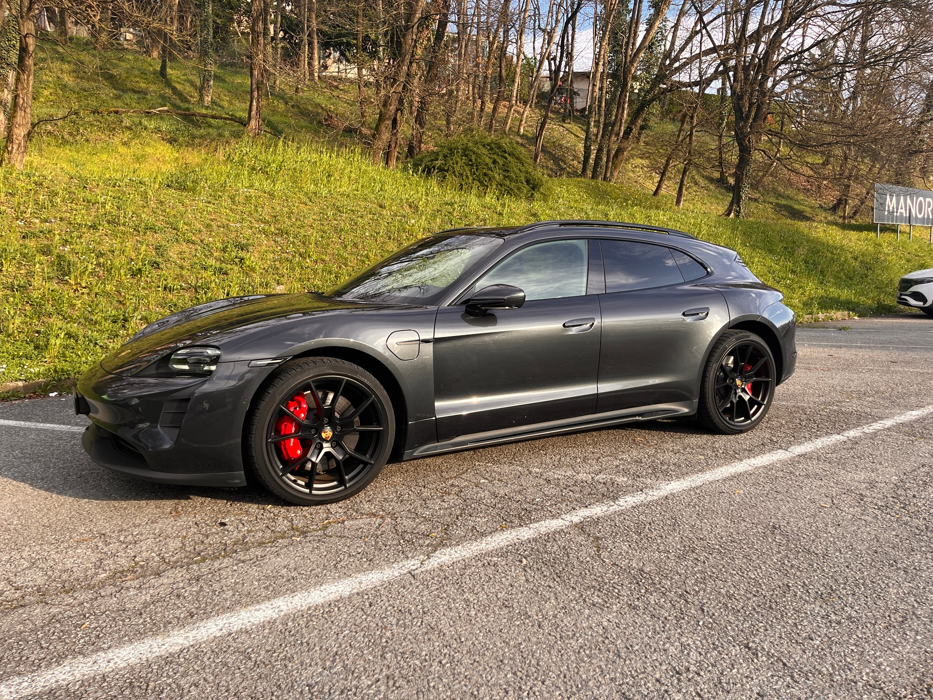 PORSCHE GTS-image-1