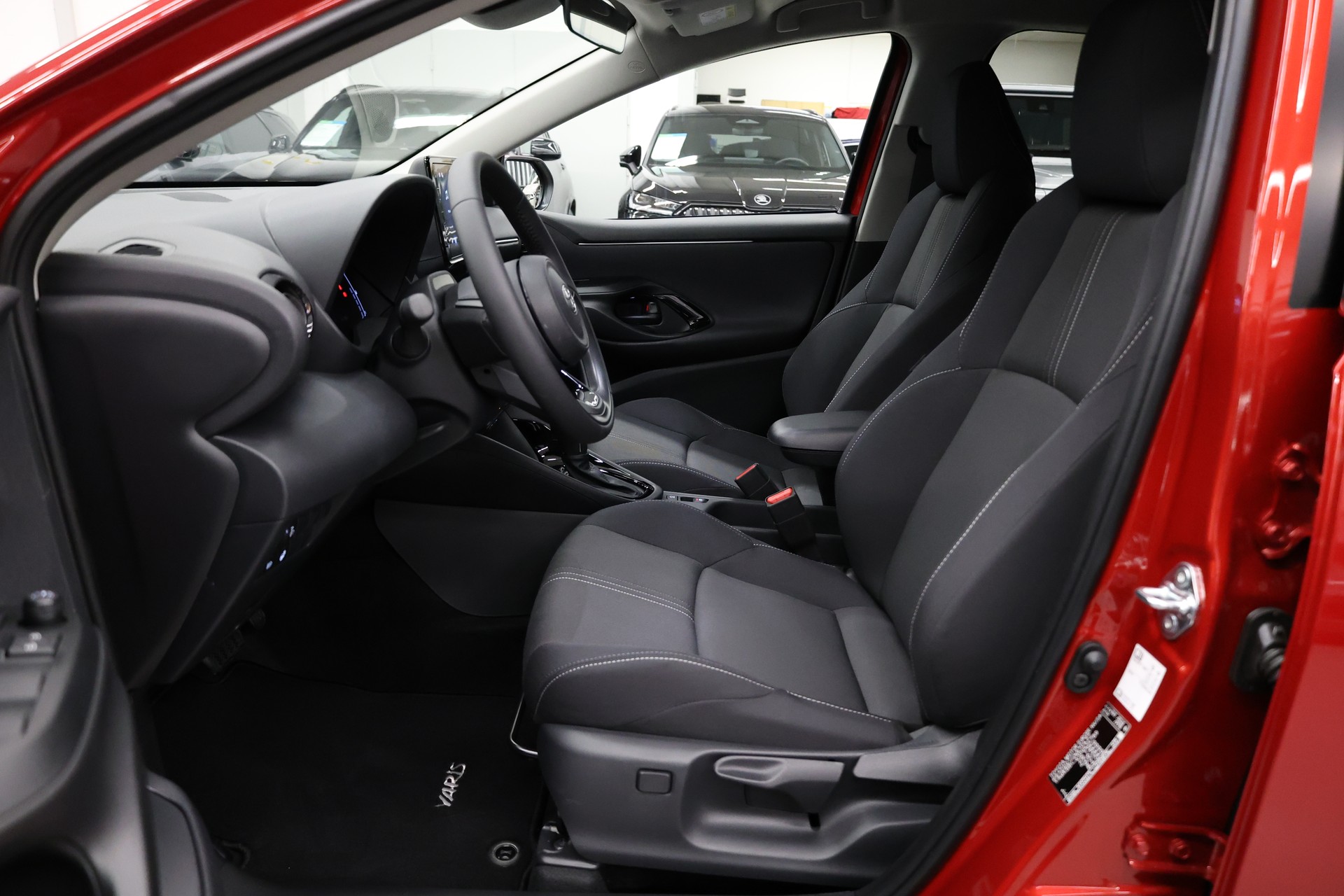 TOYOTA Yaris 1.5 VVT-i HSD Teamplayer-image-18
