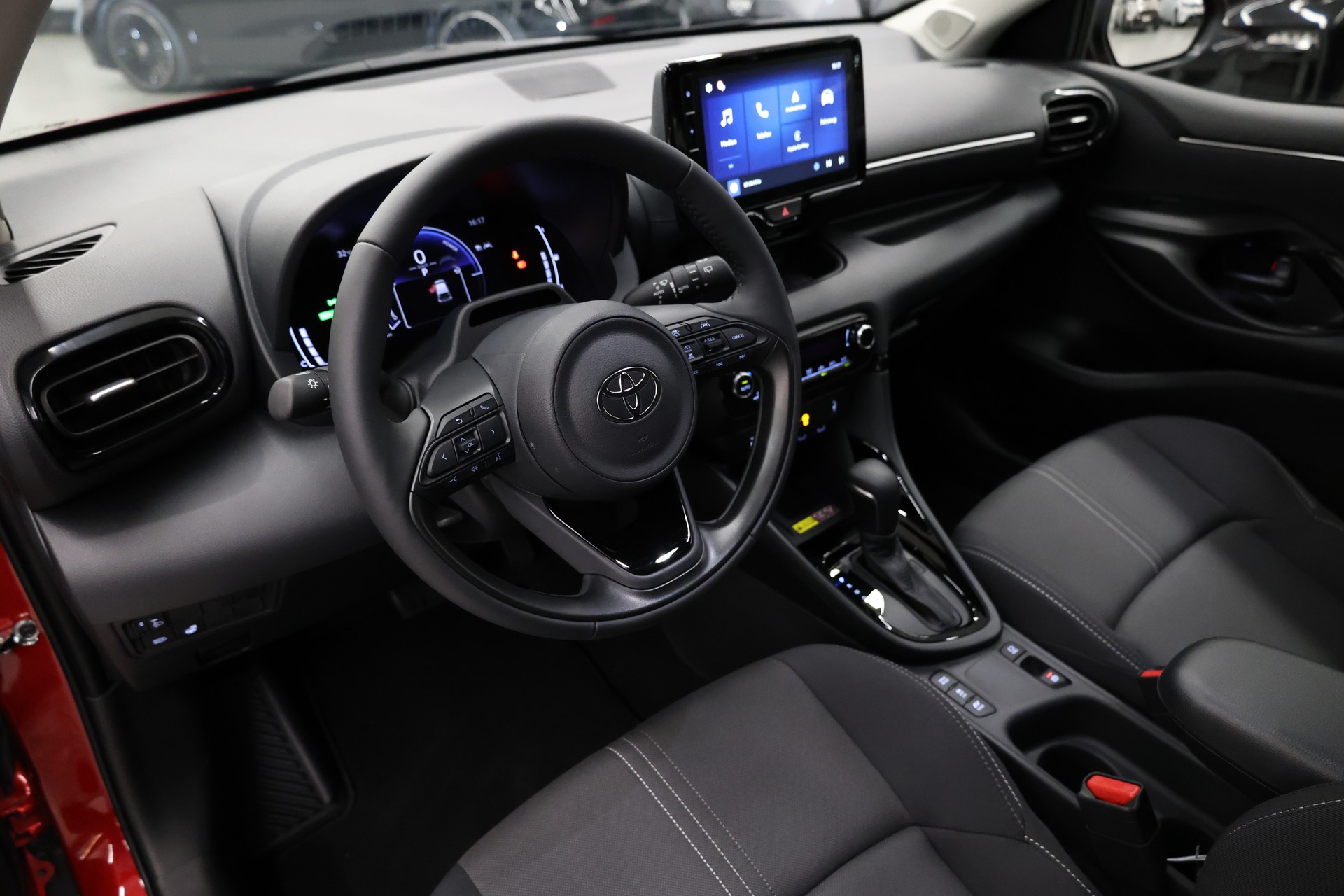TOYOTA Yaris 1.5 VVT-i HSD Teamplayer-image-22