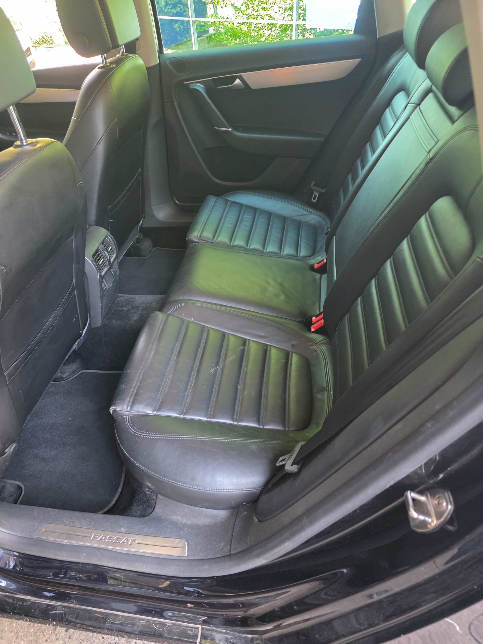 VW Passat Variant 2.0 TDI BMT Highline DSG-image-14