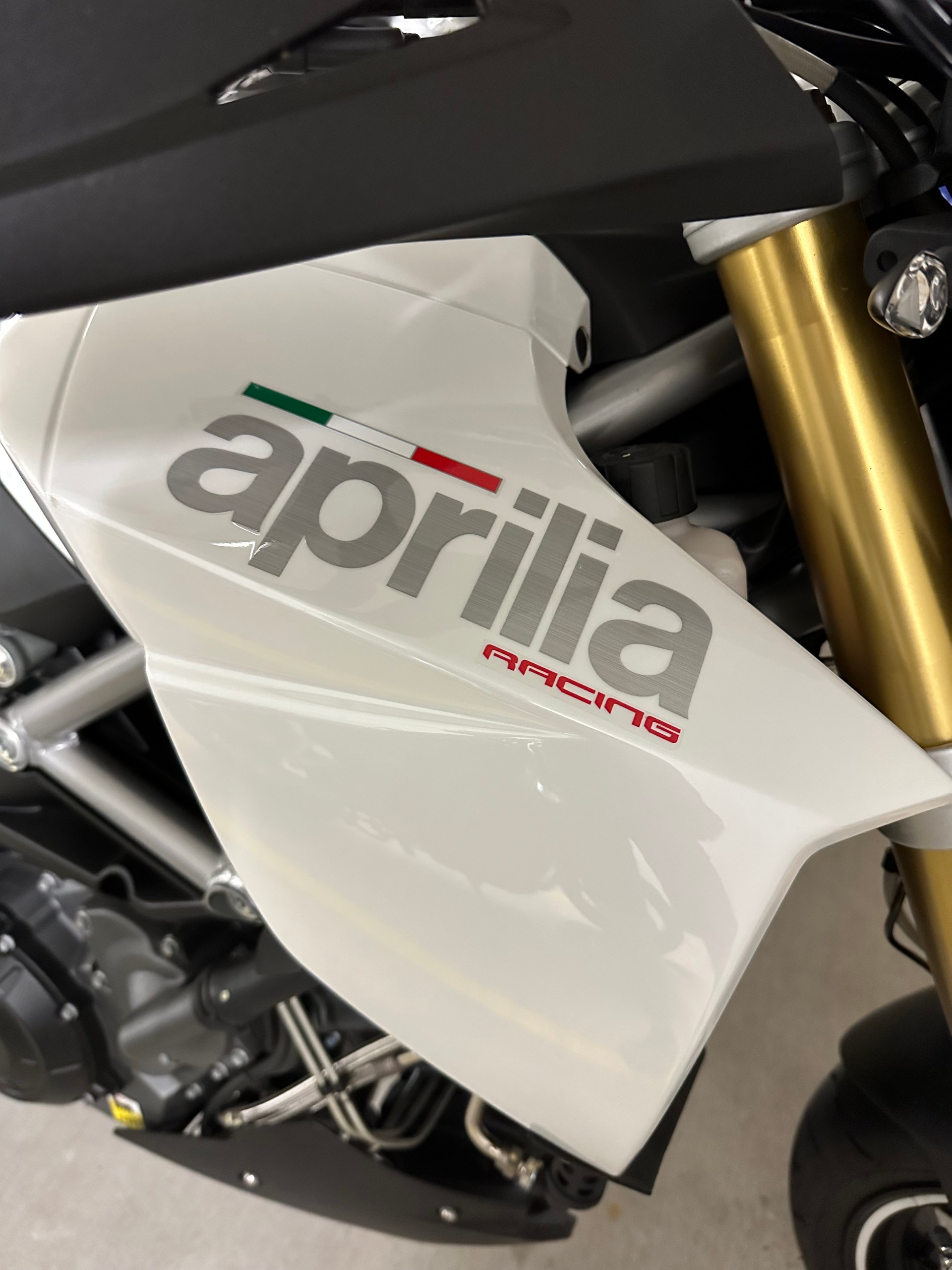 APRILIA Dorsoduro 1200 ABS/TC-image-2