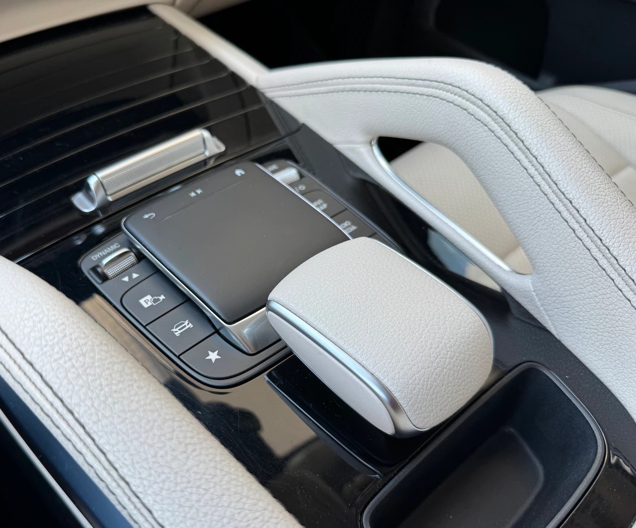MERCEDES-BENZ GLE 300 d 4Matic 9G-Tronic 7-Plätzer-image-16