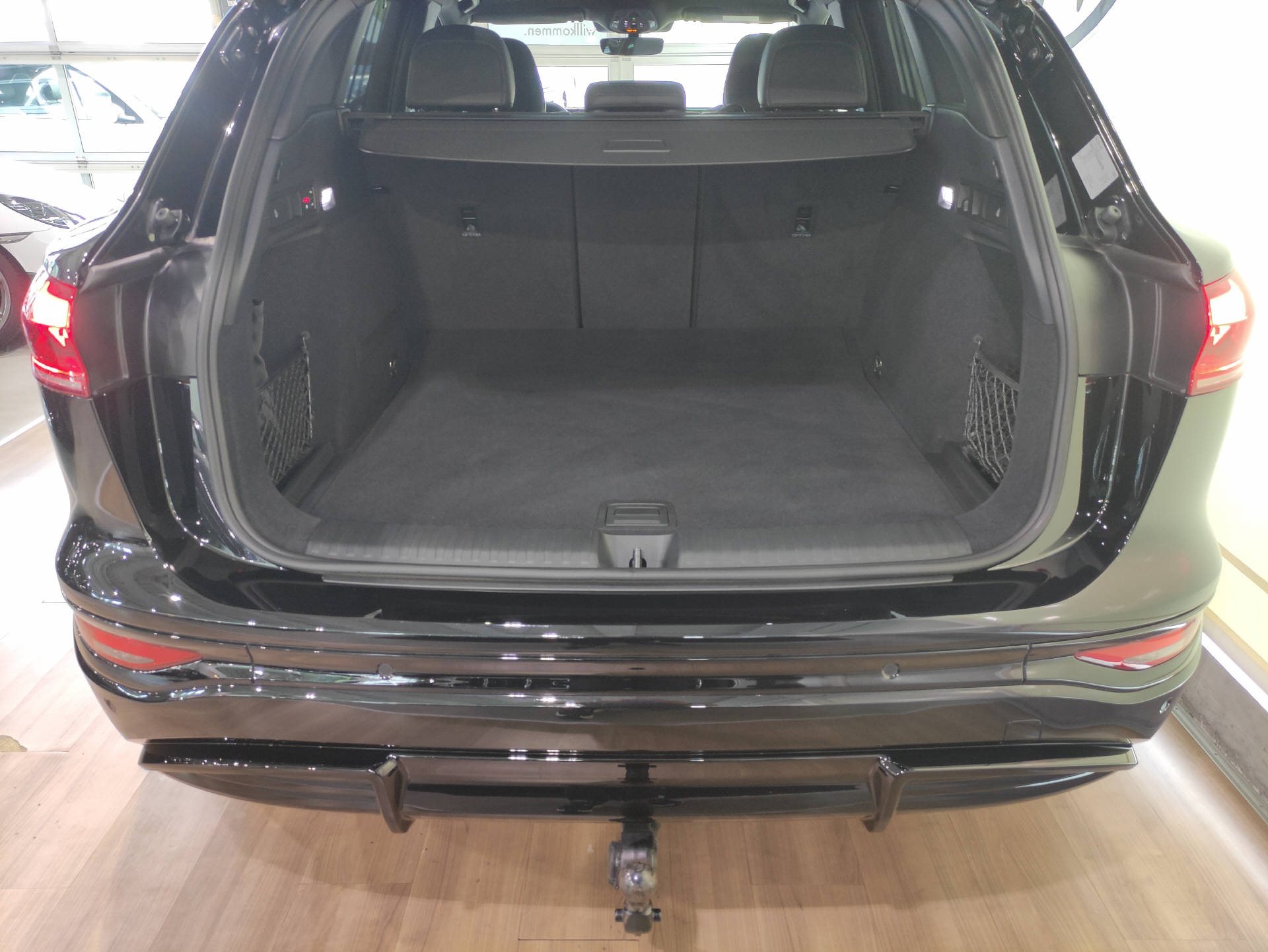 AUDI SQ6 e-tron quattro-image-19
