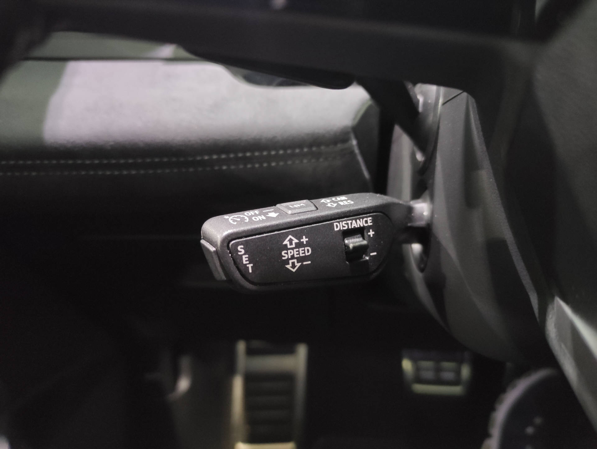 AUDI SQ6 e-tron quattro-image-8