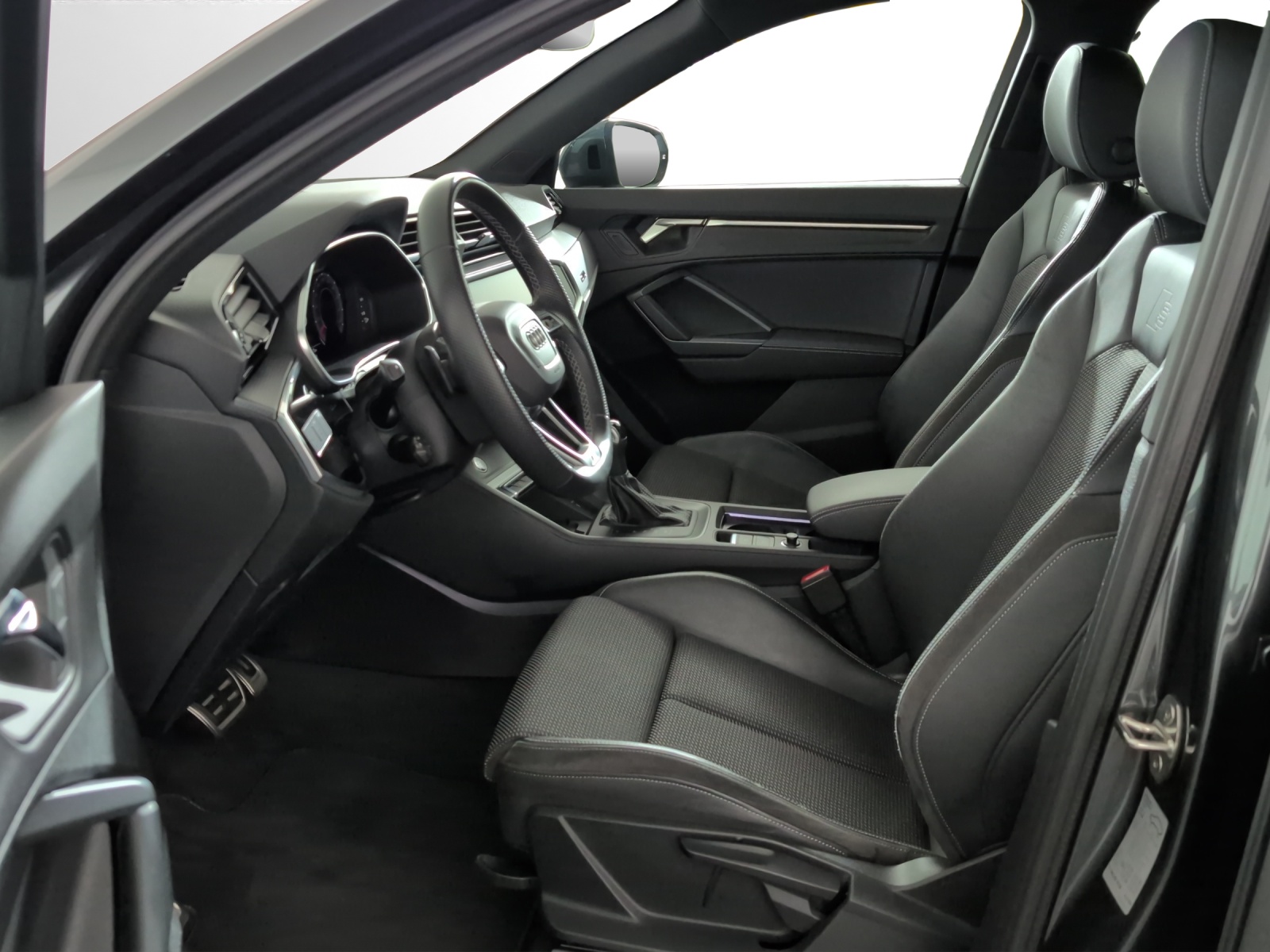 AUDI Q3 35 TFSI S line Attraction S-tronic-image-5