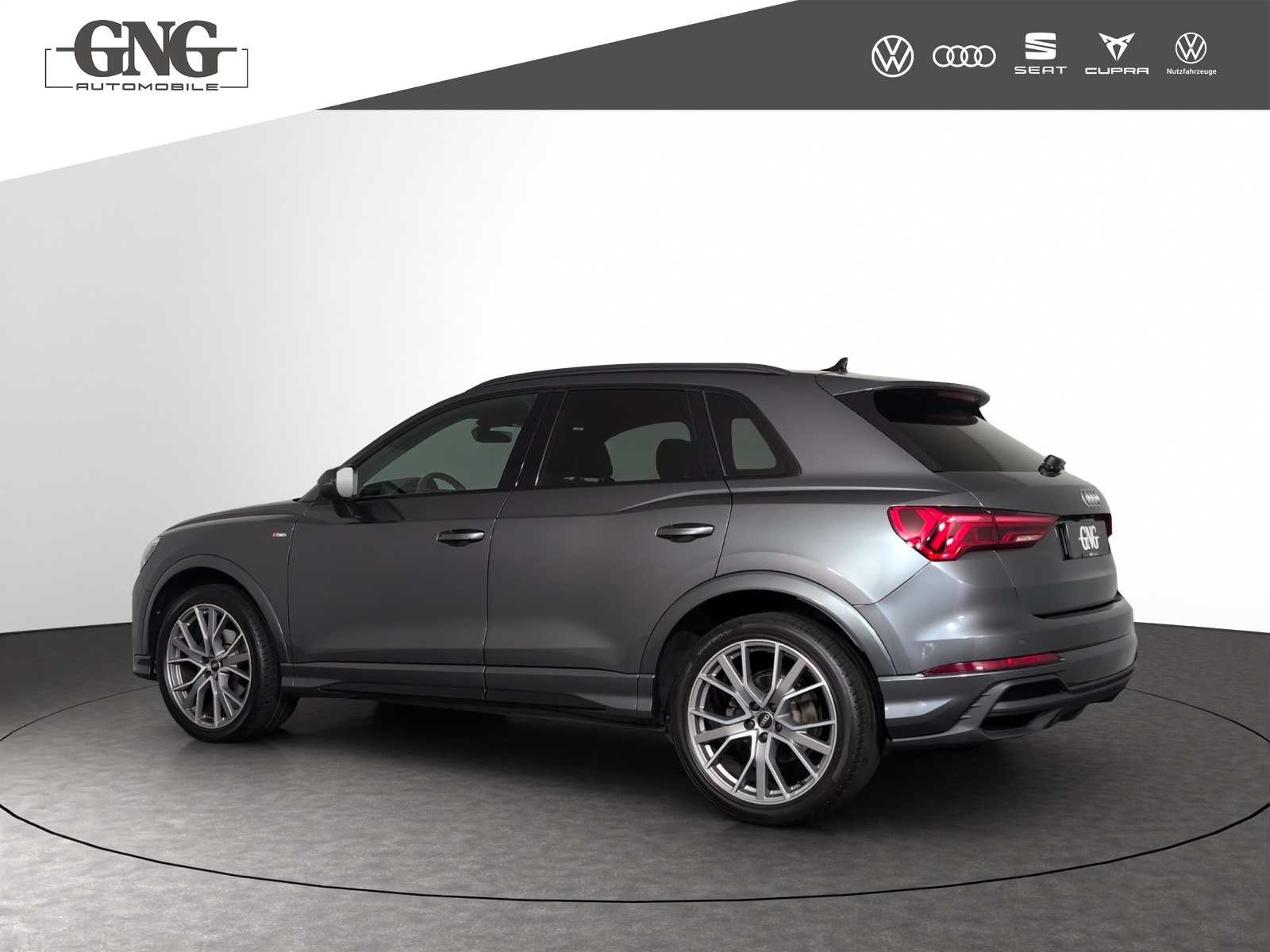 AUDI Q3 35 TFSI S line Attraction S-tronic-showroom-element-1