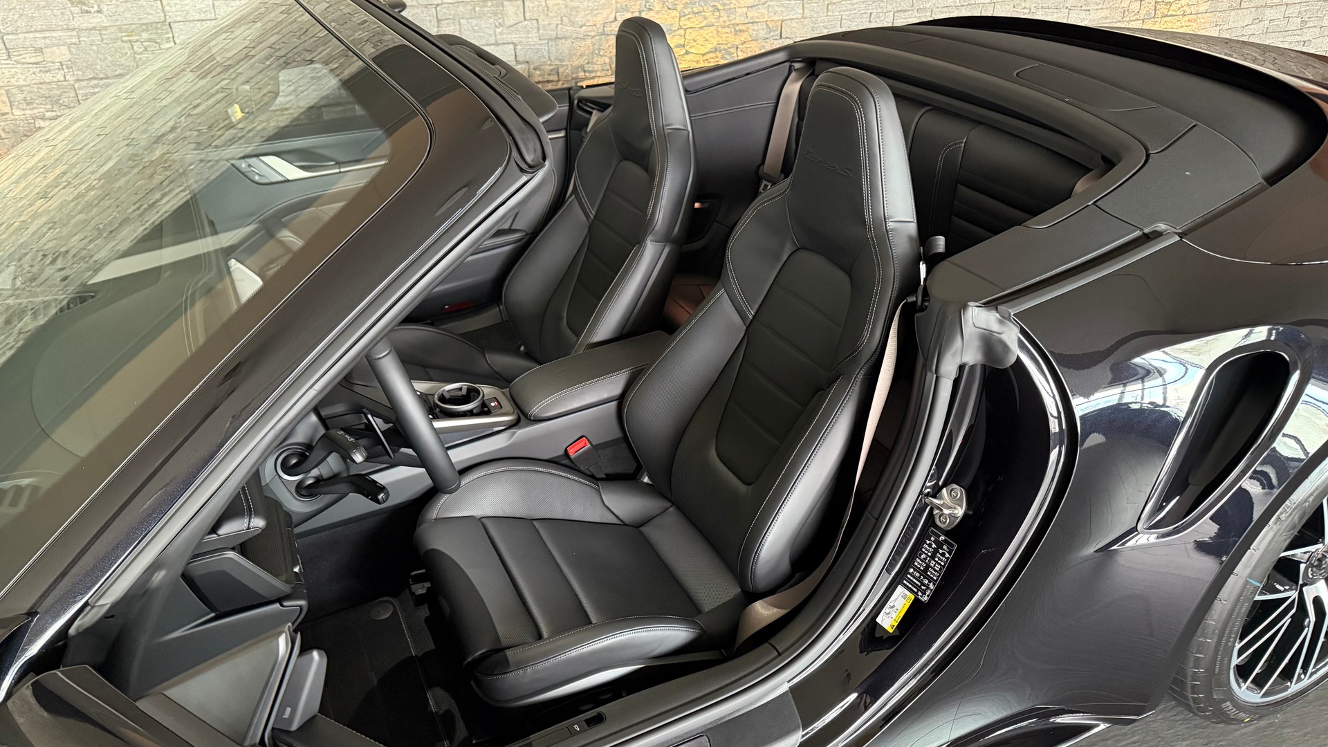 PORSCHE 911 Turbo S Cabriolet (992.2) PDK-image-9