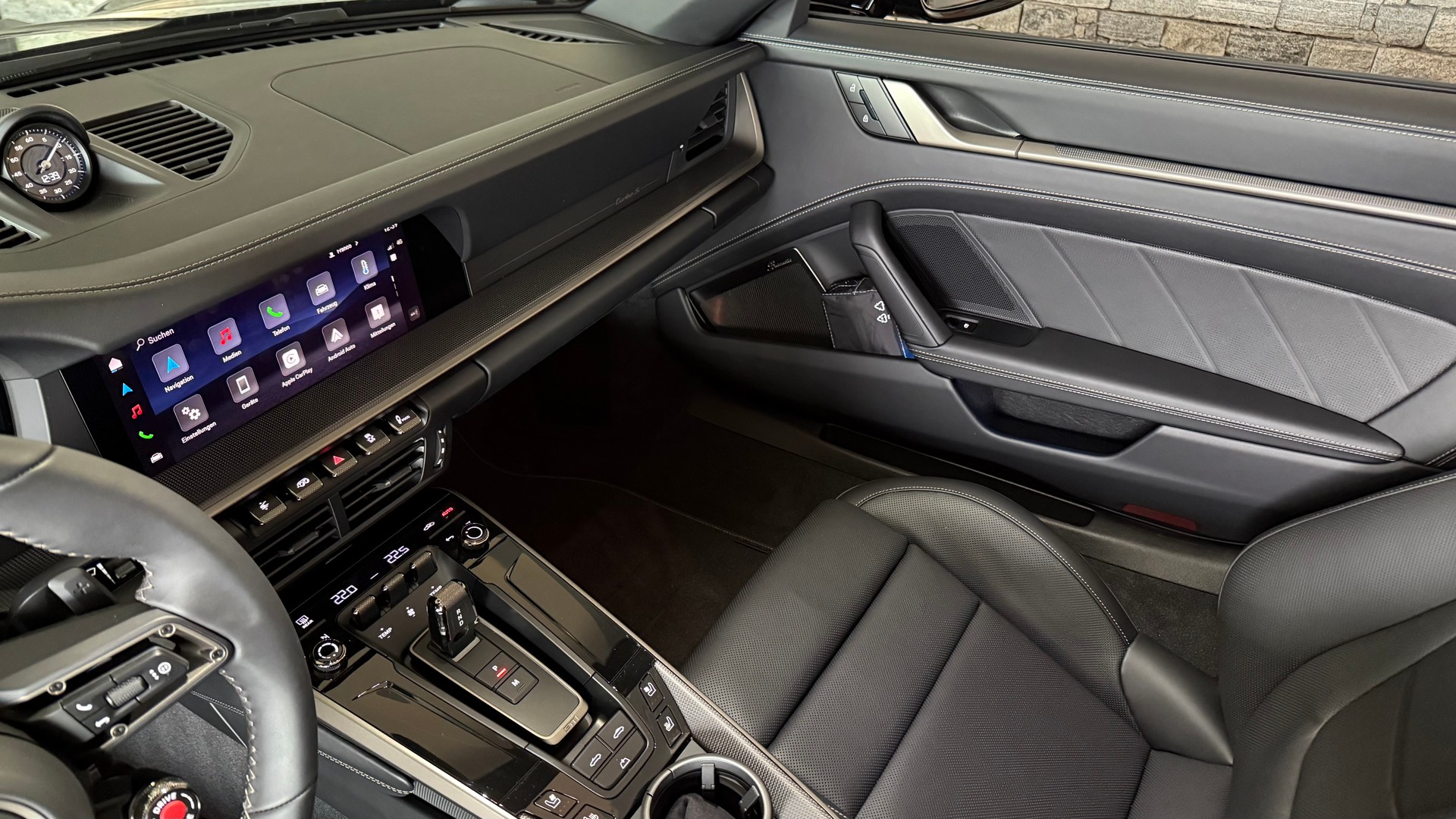 PORSCHE 911 Turbo S Cabriolet (992.2) PDK-image-11