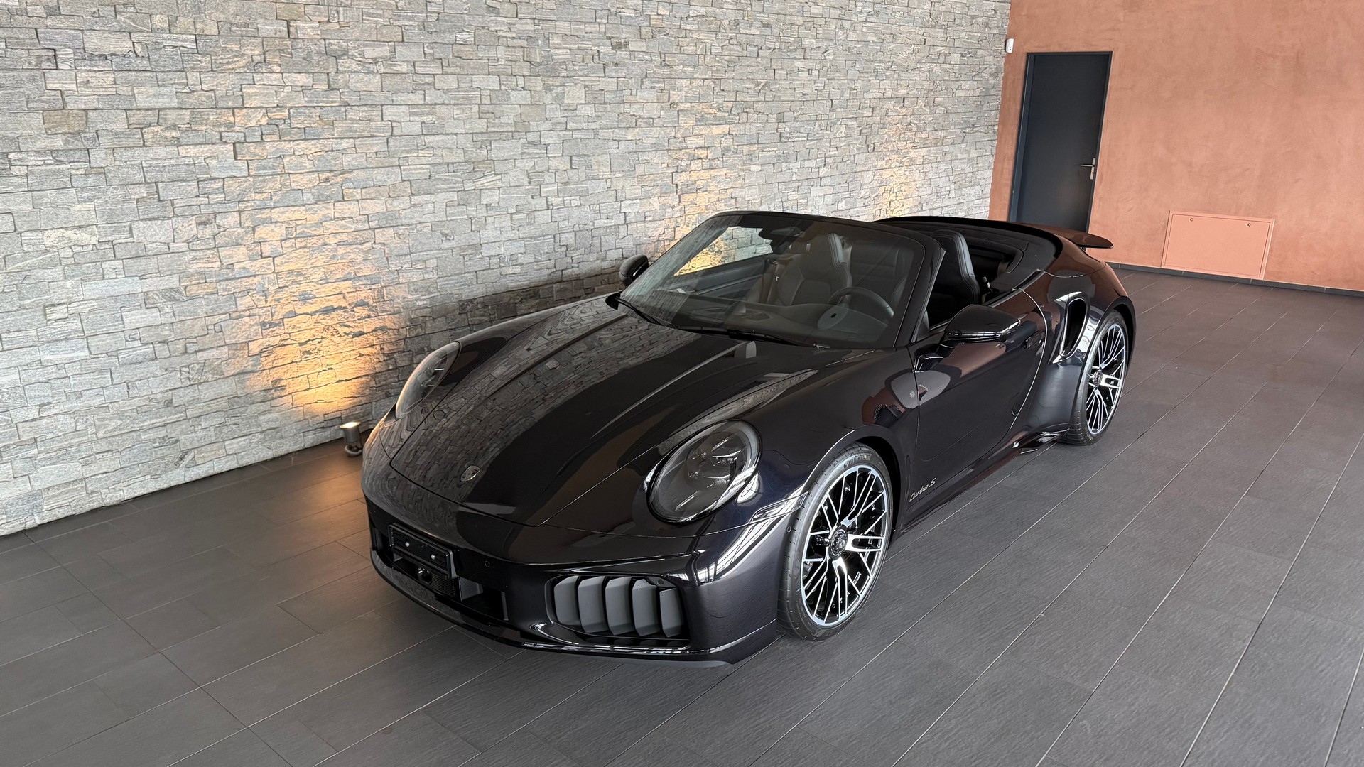 PORSCHE 911 Turbo S Cabriolet (992.2) PDK-showroom-element-3
