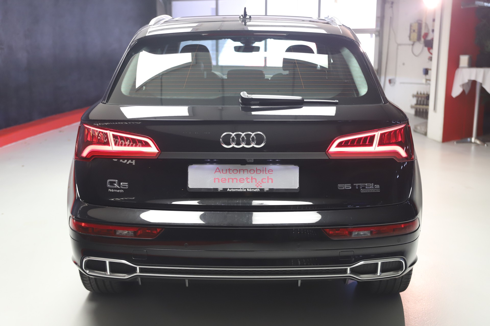 AUDI Q5 55 TFSI e quattro-showroom-element-3