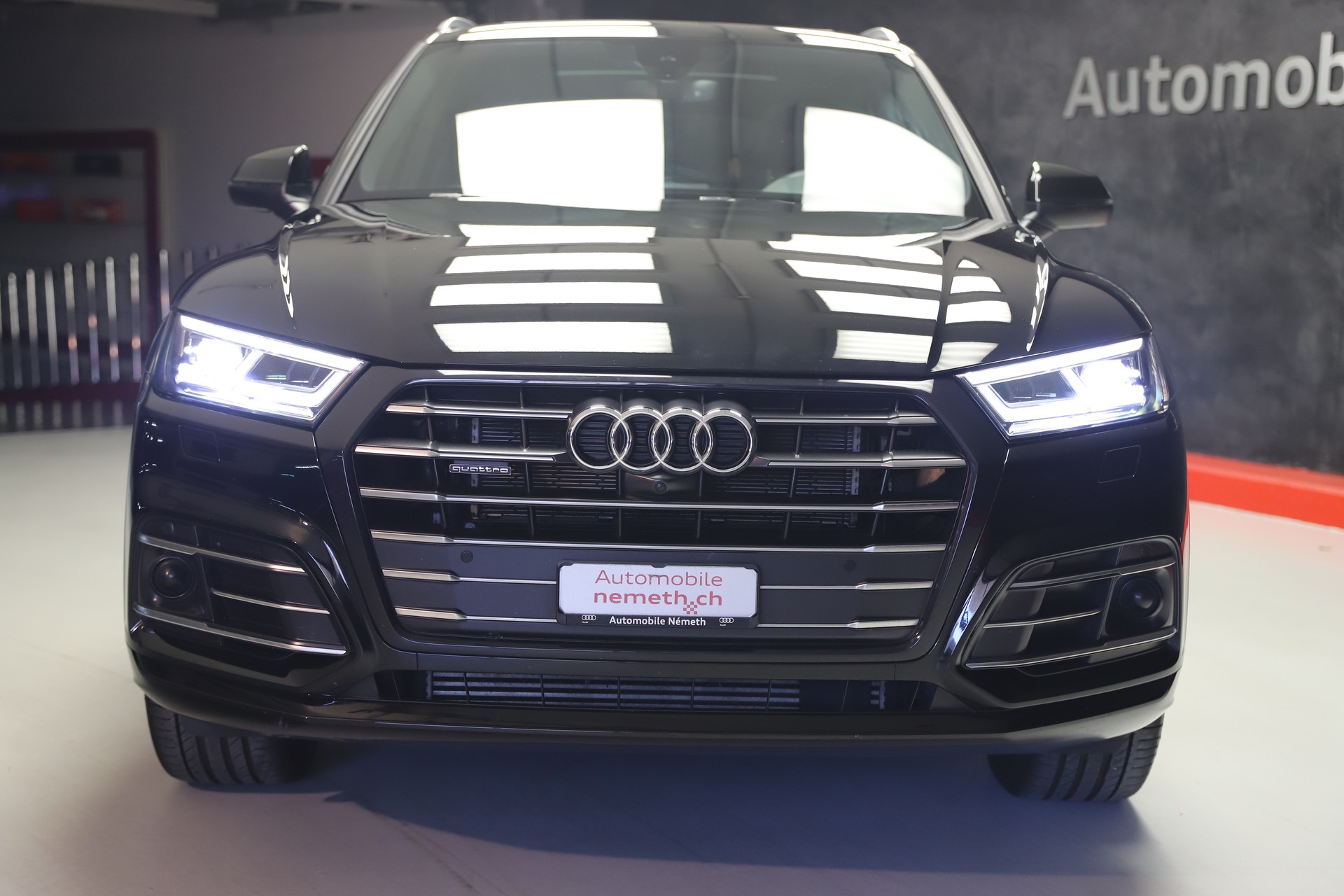 AUDI Q5 55 TFSI e quattro-showroom-element-2