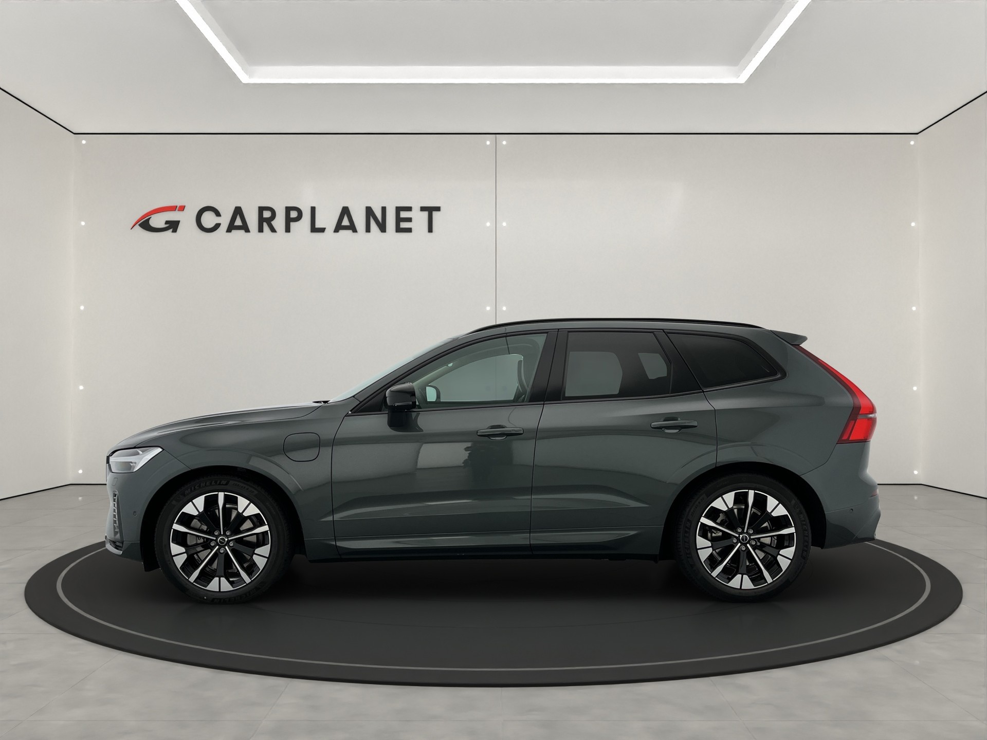VOLVO XC60 2.0 T8 TE Ultra Dark eAWD-showroom-element-2