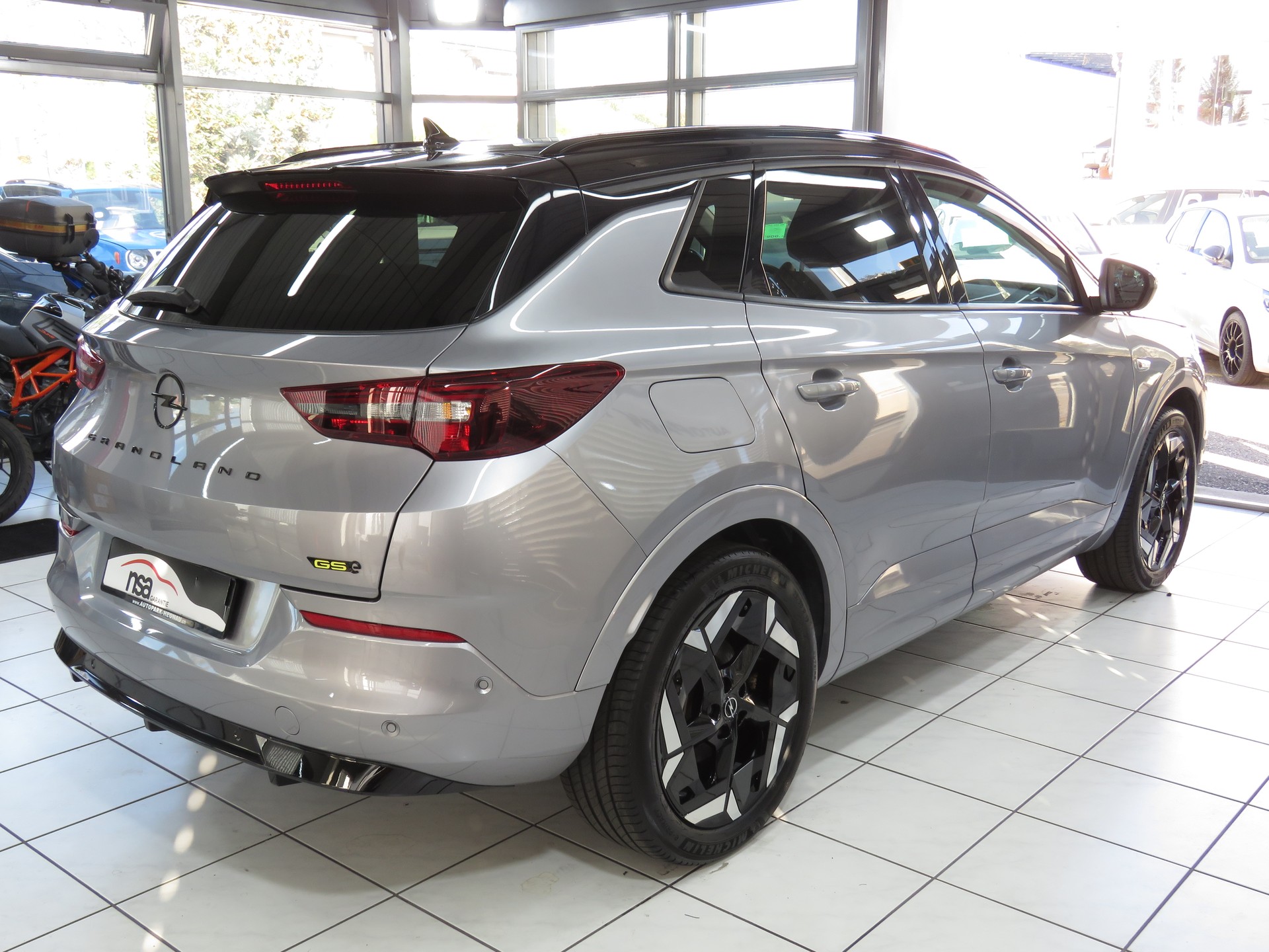 OPEL Grandland 1.6 Hybrid 4x4 GSe Automat-showroom-element-3