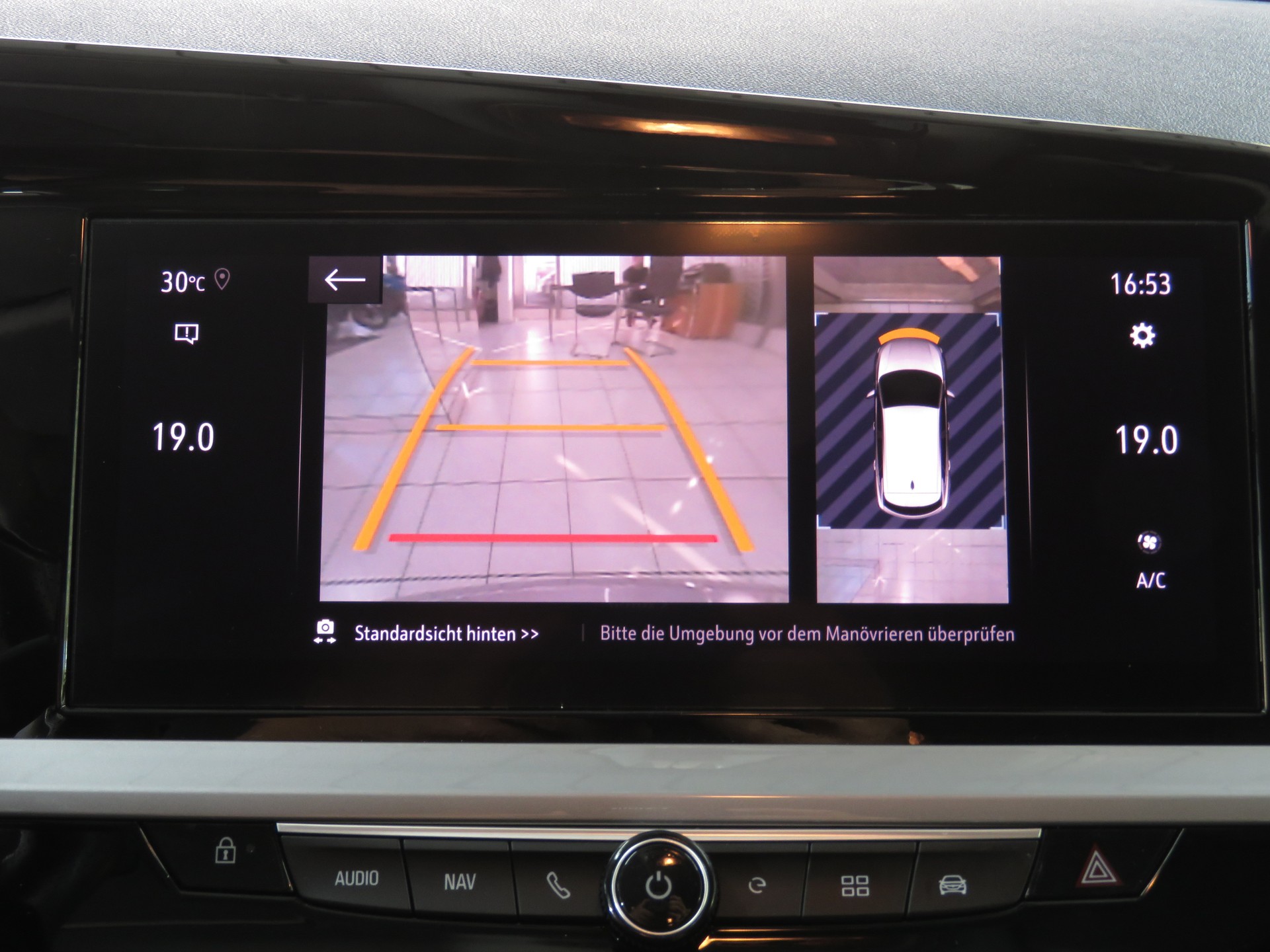 OPEL Grandland 1.6 Hybrid 4x4 GSe Automat-image-18