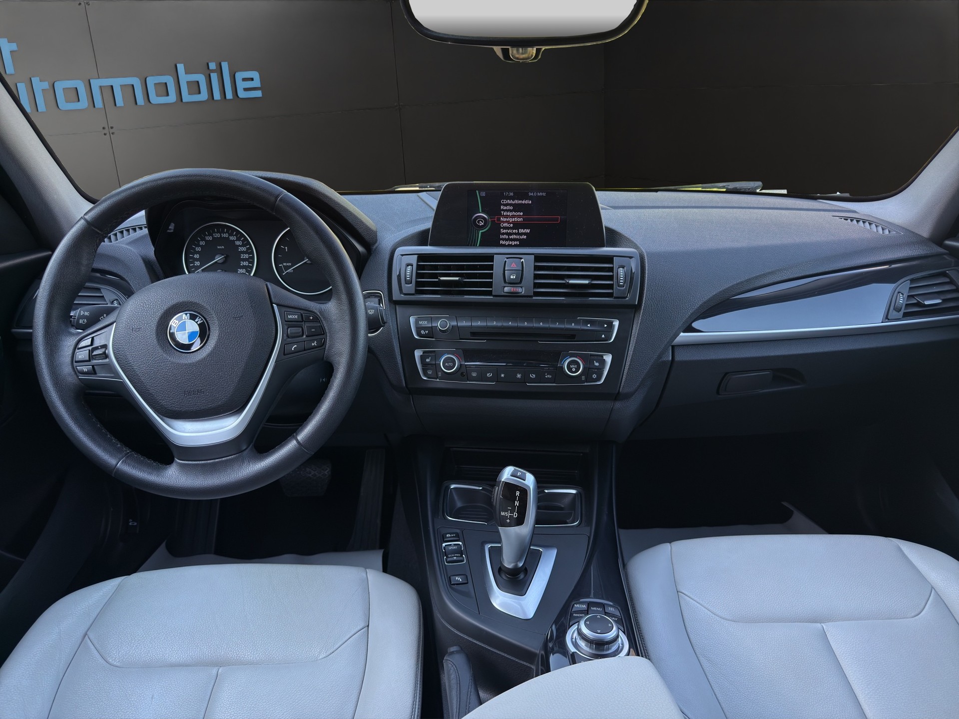 BMW 118 Urban Line Steptronic-image-3