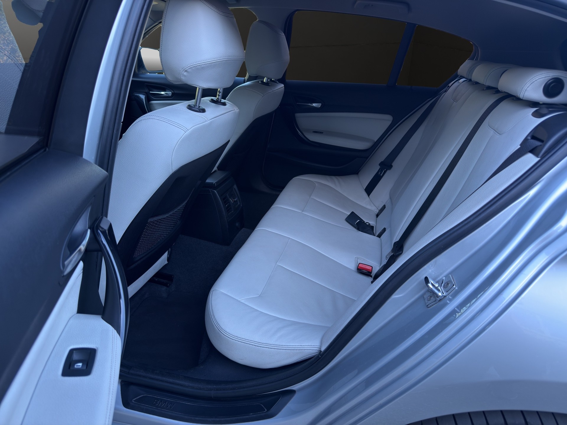BMW 118 Urban Line Steptronic-image-14