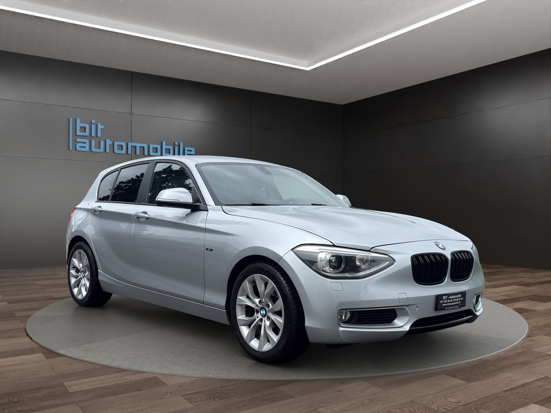 BMW 118 Urban Line Steptronic-image-9