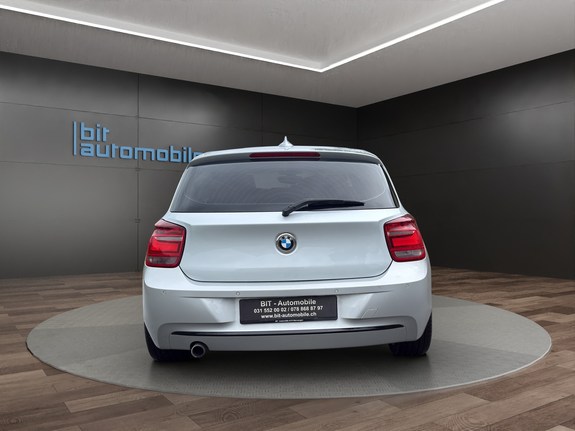 BMW 118 Urban Line Steptronic-image-5