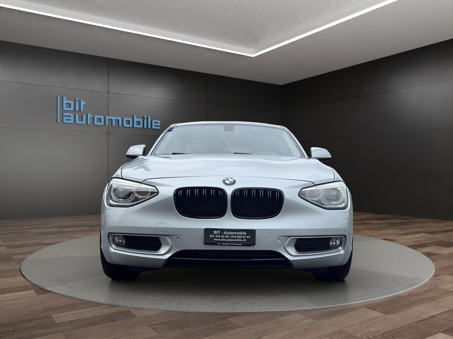 BMW 118 Urban Line Steptronic-image-1