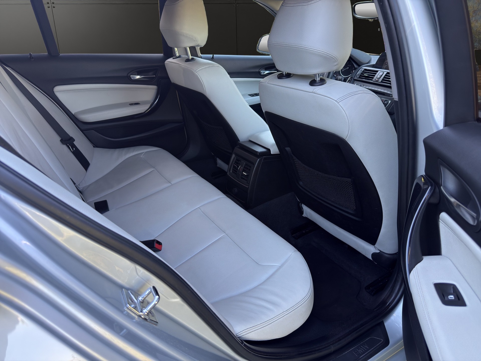 BMW 118 Urban Line Steptronic-image-12