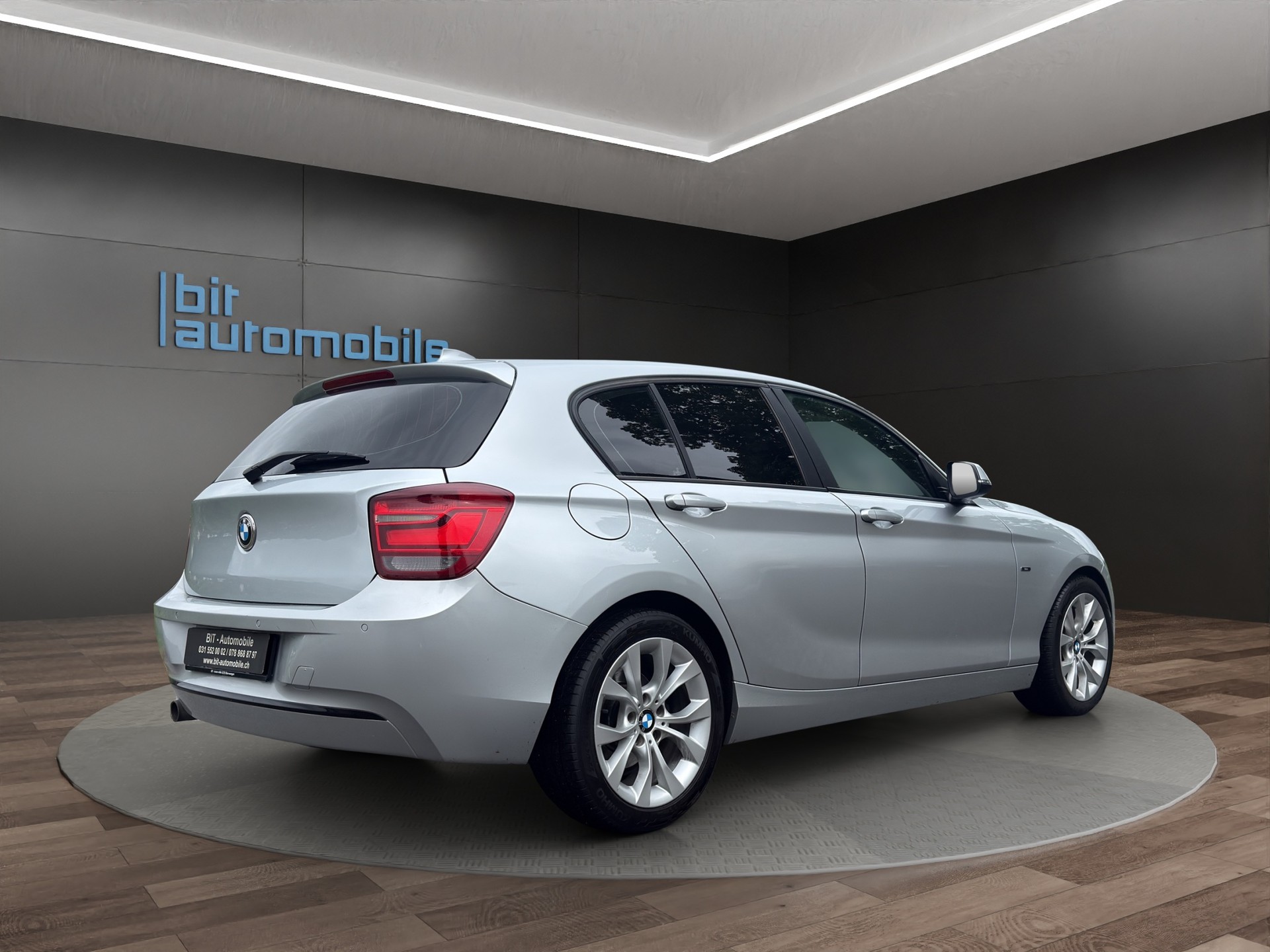 BMW 118 Urban Line Steptronic-image-7