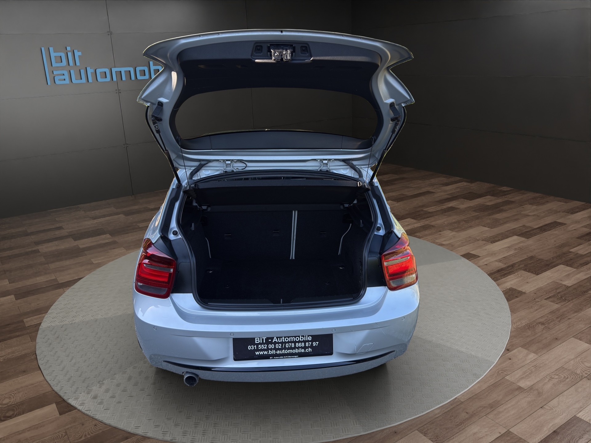 BMW 118 Urban Line Steptronic-image-6