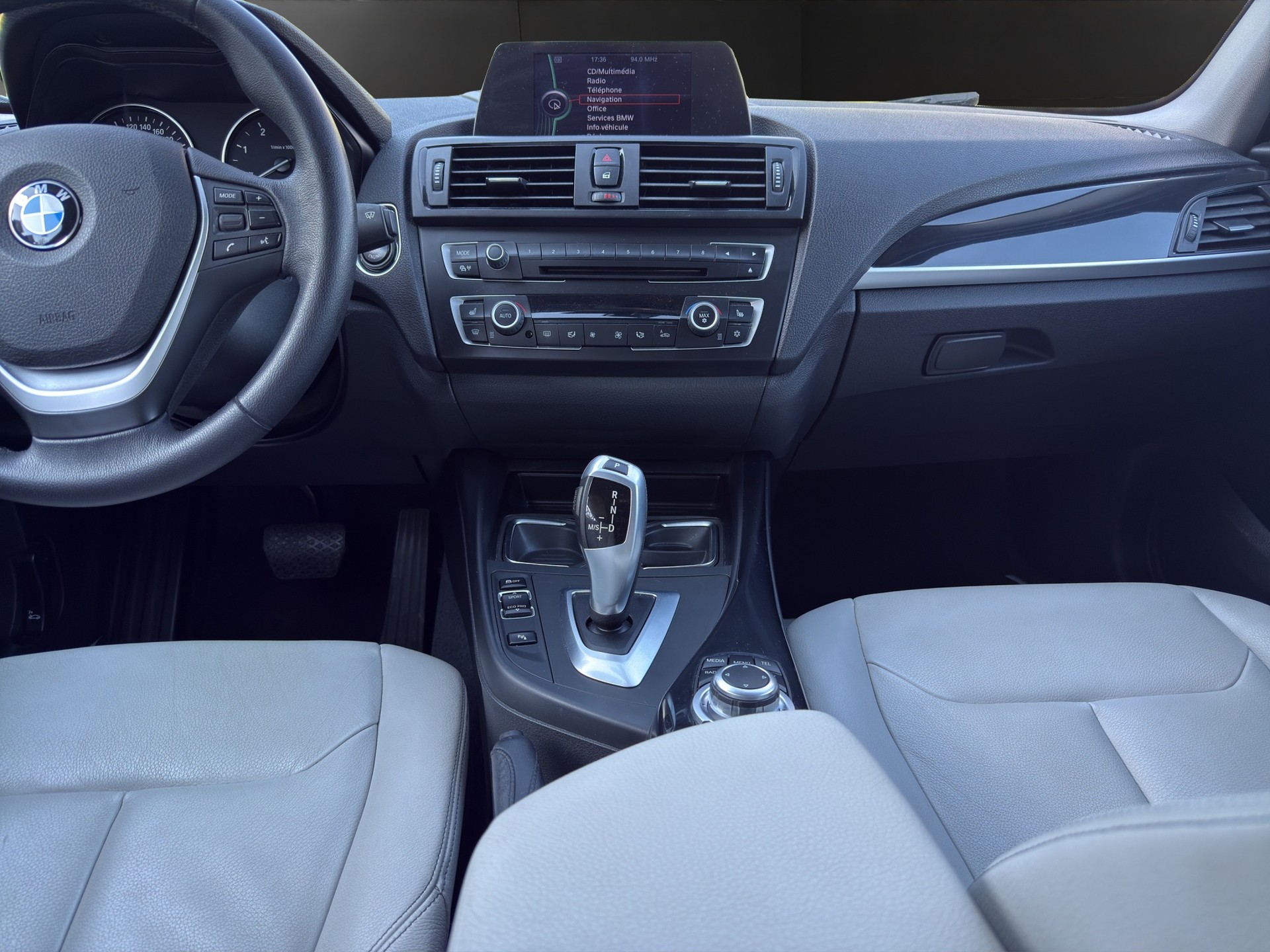 BMW 118 Urban Line Steptronic-image-11