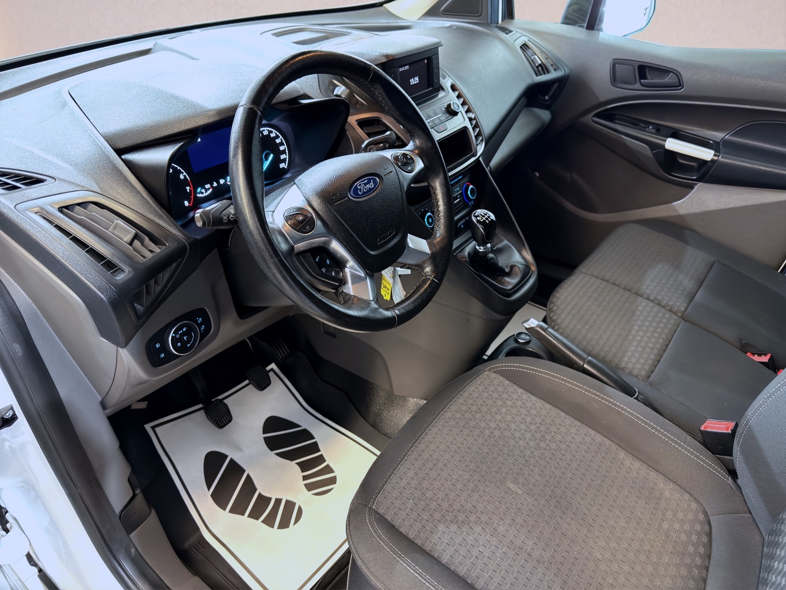 FORD 1.0 ECOBOOST L1 200TREND-showroom-element-3
