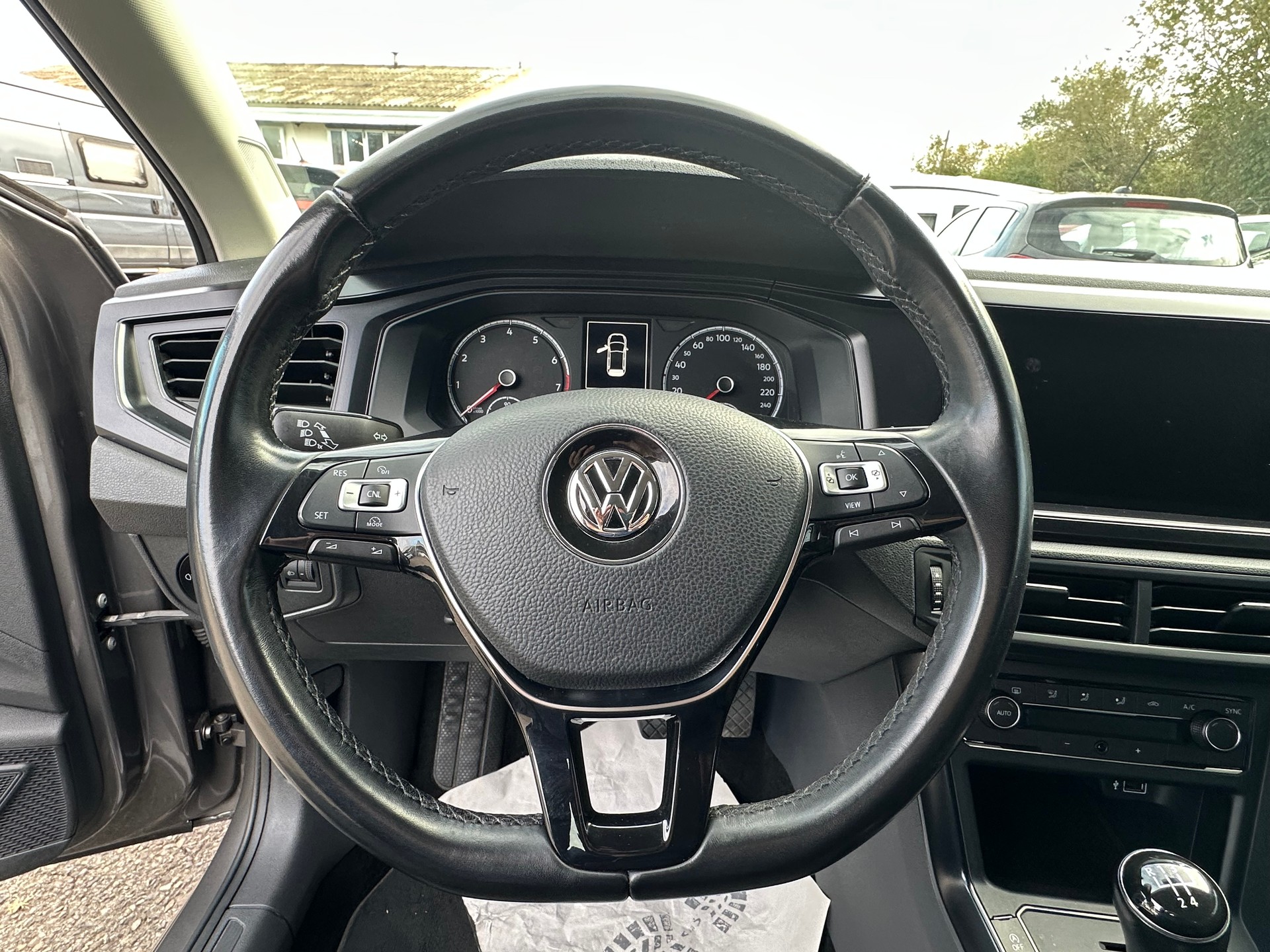 VW Polo 1.0 BMT Trendline-image-18